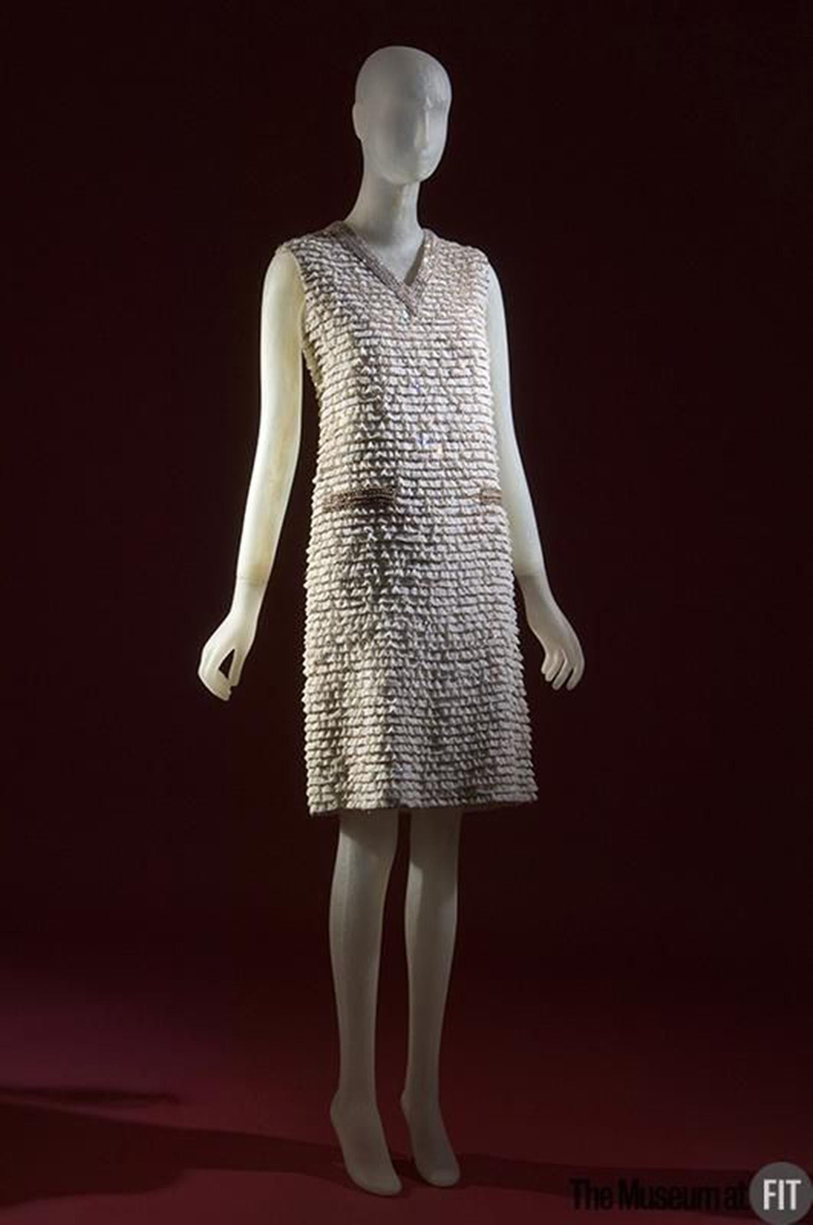Beige 1965 Valentino Haute Couture Museum-Held Beaded Lamé Ivory Lace Mod Shift Dress For Sale