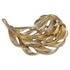 1965 Vintage Grosse Spilla a forma di foglia in tonalità oro