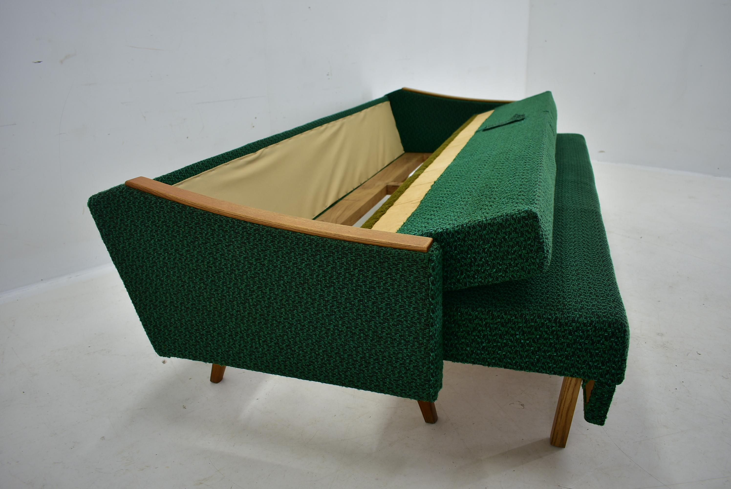 1965s 3-Seater Sofa, Czechoslovakia 12