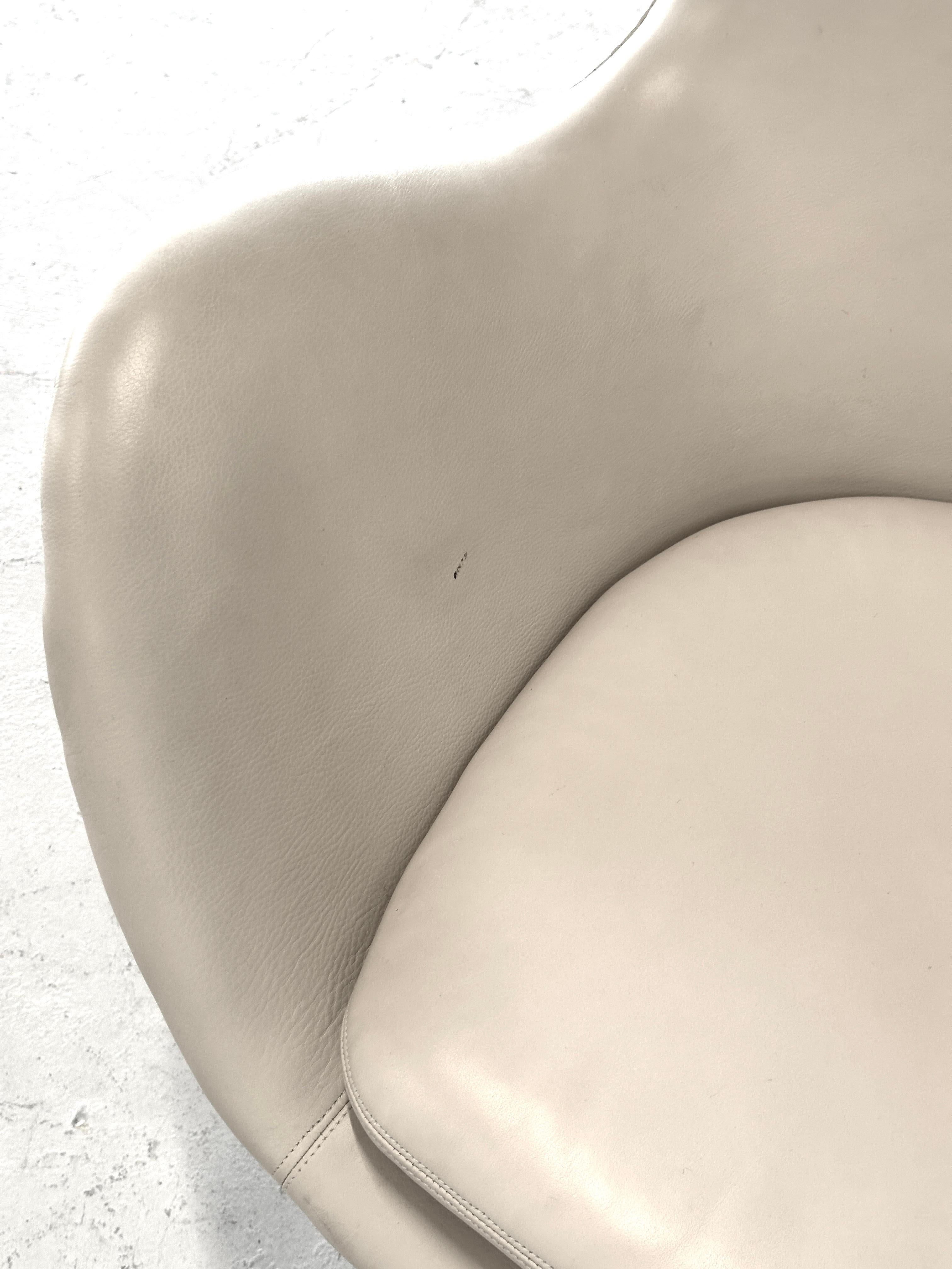 1966 Arne Jacobsen for Fritz Hansen Egg Chair in Leather For Sale 2