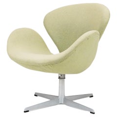 Vintage 1966 Arne Jacobsen Swan Chair Produced By Fritz Hansen
