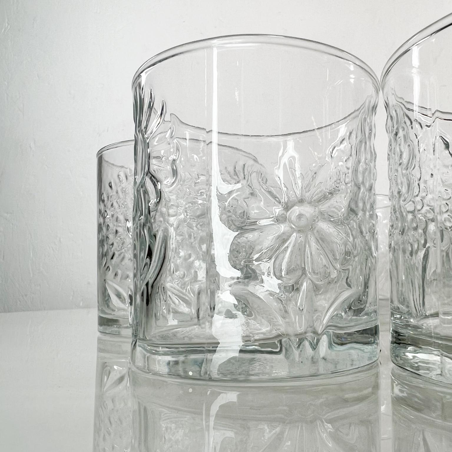 1966 Oiva Toikka Eight Drink Glasses Flora Series Finland Iittala In Good Condition In Chula Vista, CA