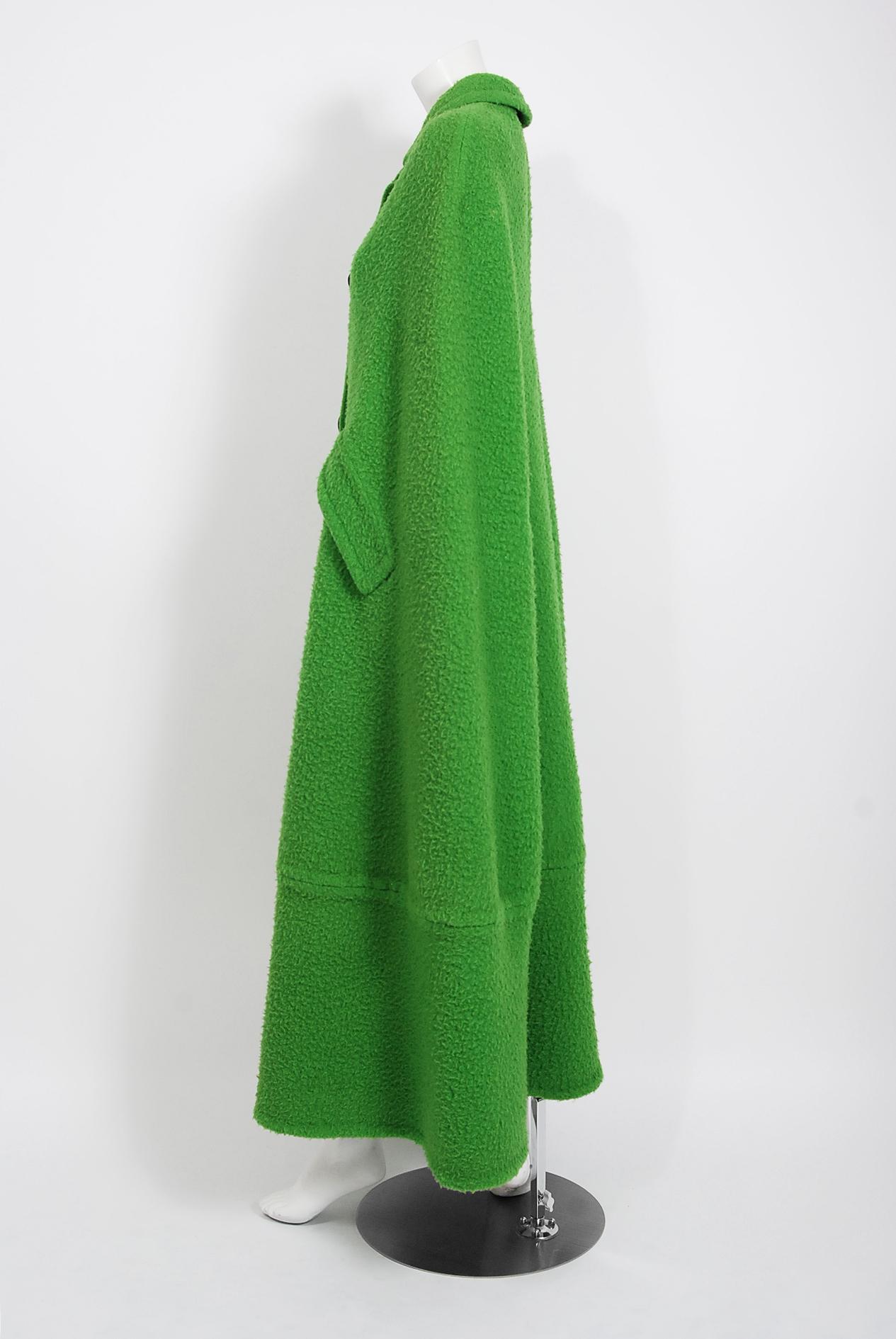 Women's or Men's Vintage 1966 Christian Dior Haute-Couture Documented Green Wool Full-Length Cape