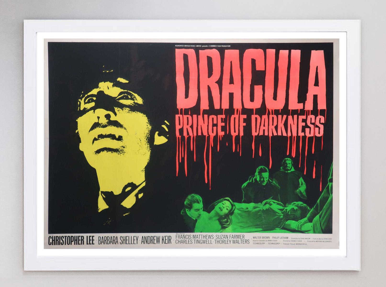 1966 Dracula Prince of Darkness Original Vintage Poster In Good Condition For Sale In Winchester, GB