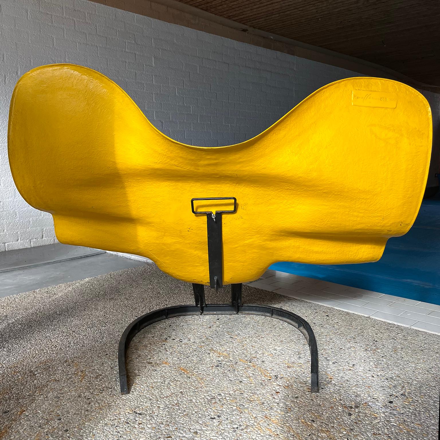 1966, Elephant Chair by Bernard Rancillac Yellow with Black Base Limited Edition In Good Condition For Sale In Amsterdam IJMuiden, NL