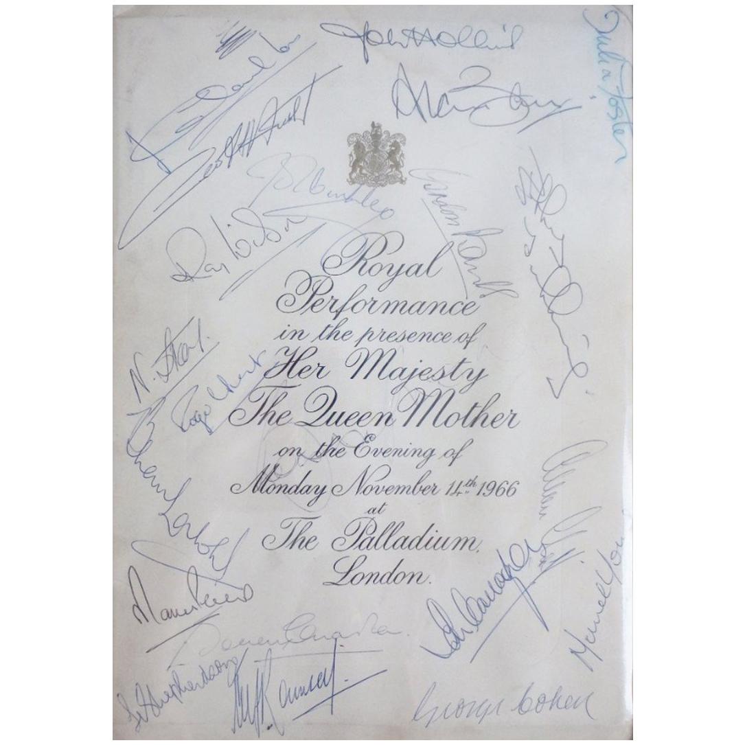 série d
autographes authentiques de l
équipe d
Angleterre de la finale de la Coupe du monde 1966
