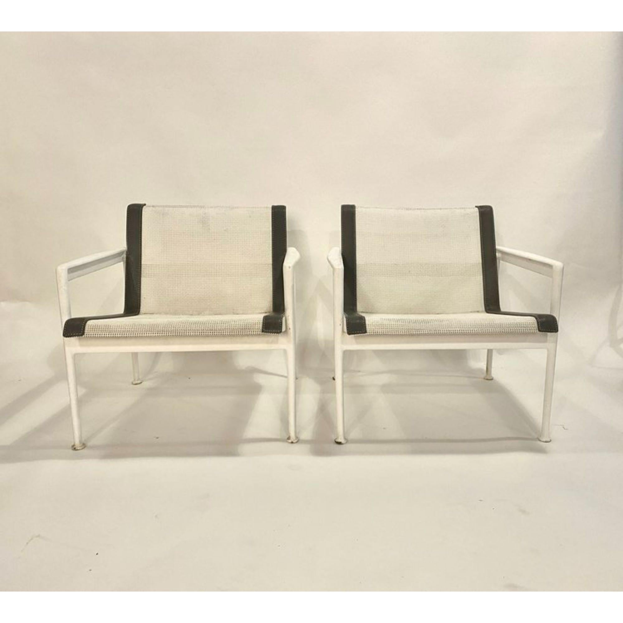 Set of 4 Richard Schultz 1966 Collection outdoor lounge chairs for Knoll. These examples are made in white mesh vinyl with gray leather piping and white powder coated metal.


