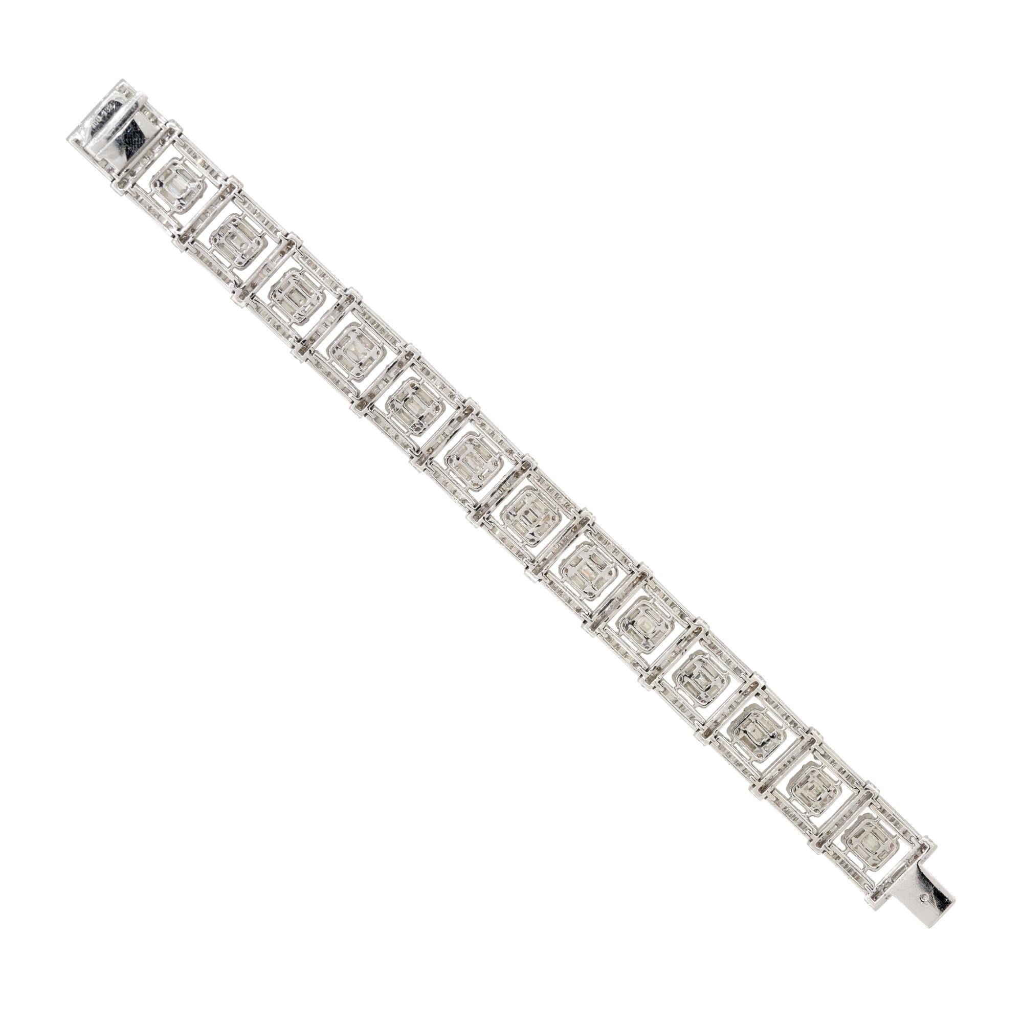 Modern 19.67 Carat Mosaic Diamond Square Station Bracelet 18 Karat In Stock For Sale