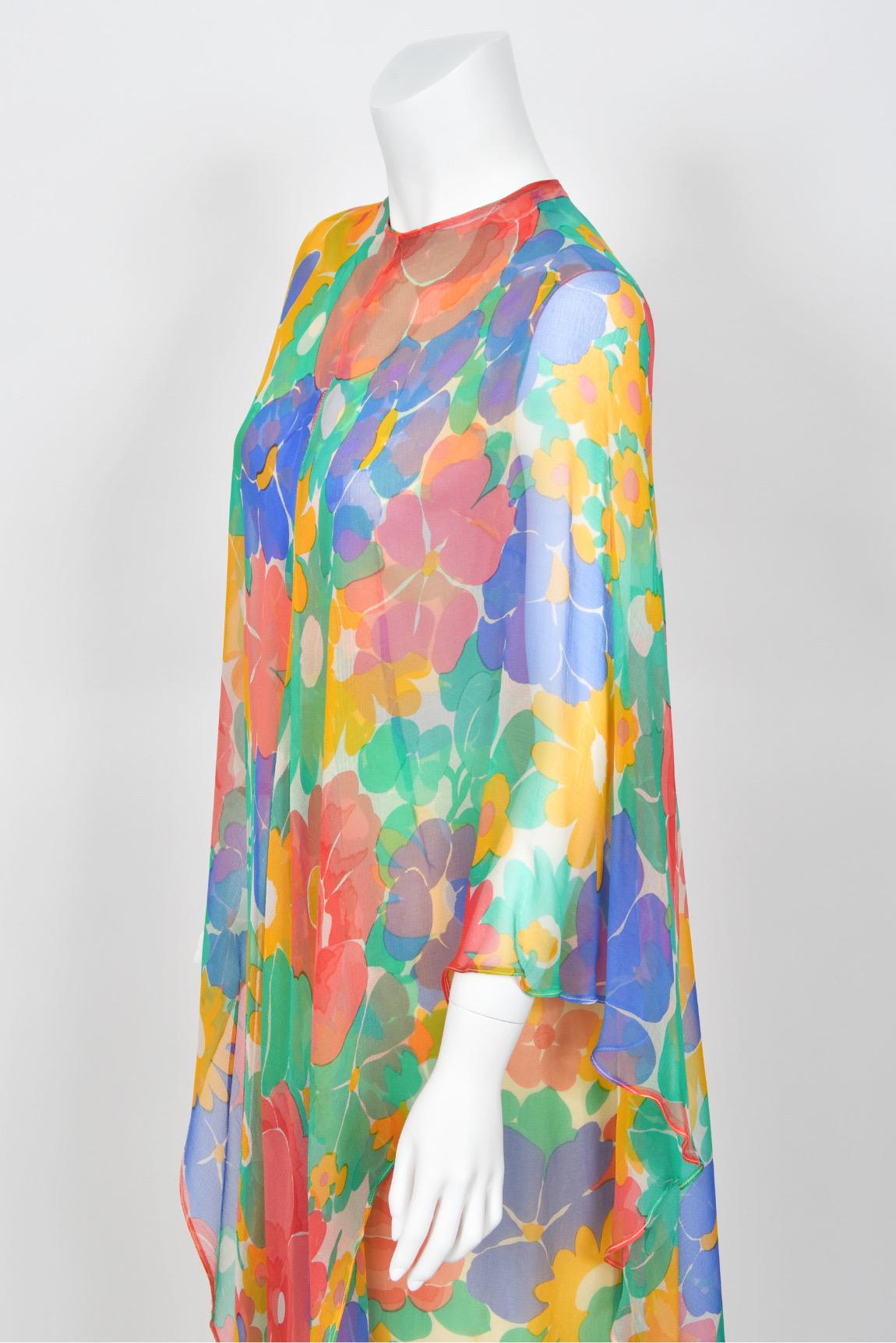 Givenchy Haute Couture Robe longue caftan drapée en soie transparente à fleurs colorées, 1967 en vente 5