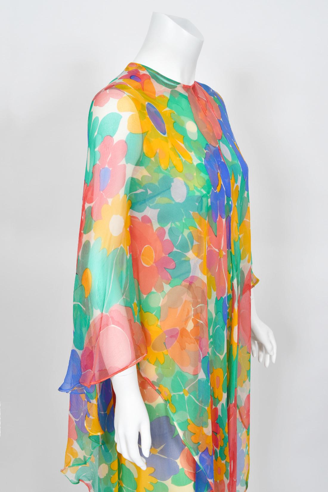 Givenchy Haute Couture Robe longue caftan drapée en soie transparente à fleurs colorées, 1967 en vente 7