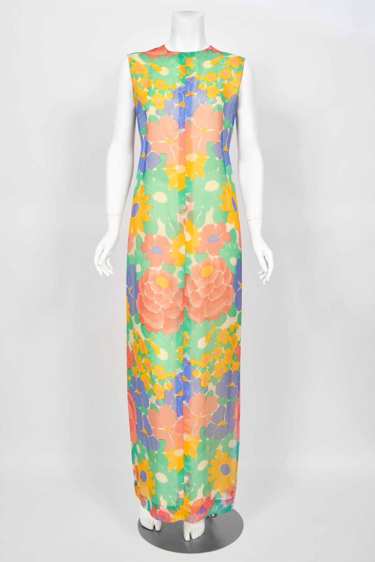 Givenchy Haute Couture Robe longue caftan drapée en soie transparente à fleurs colorées, 1967 en vente 8