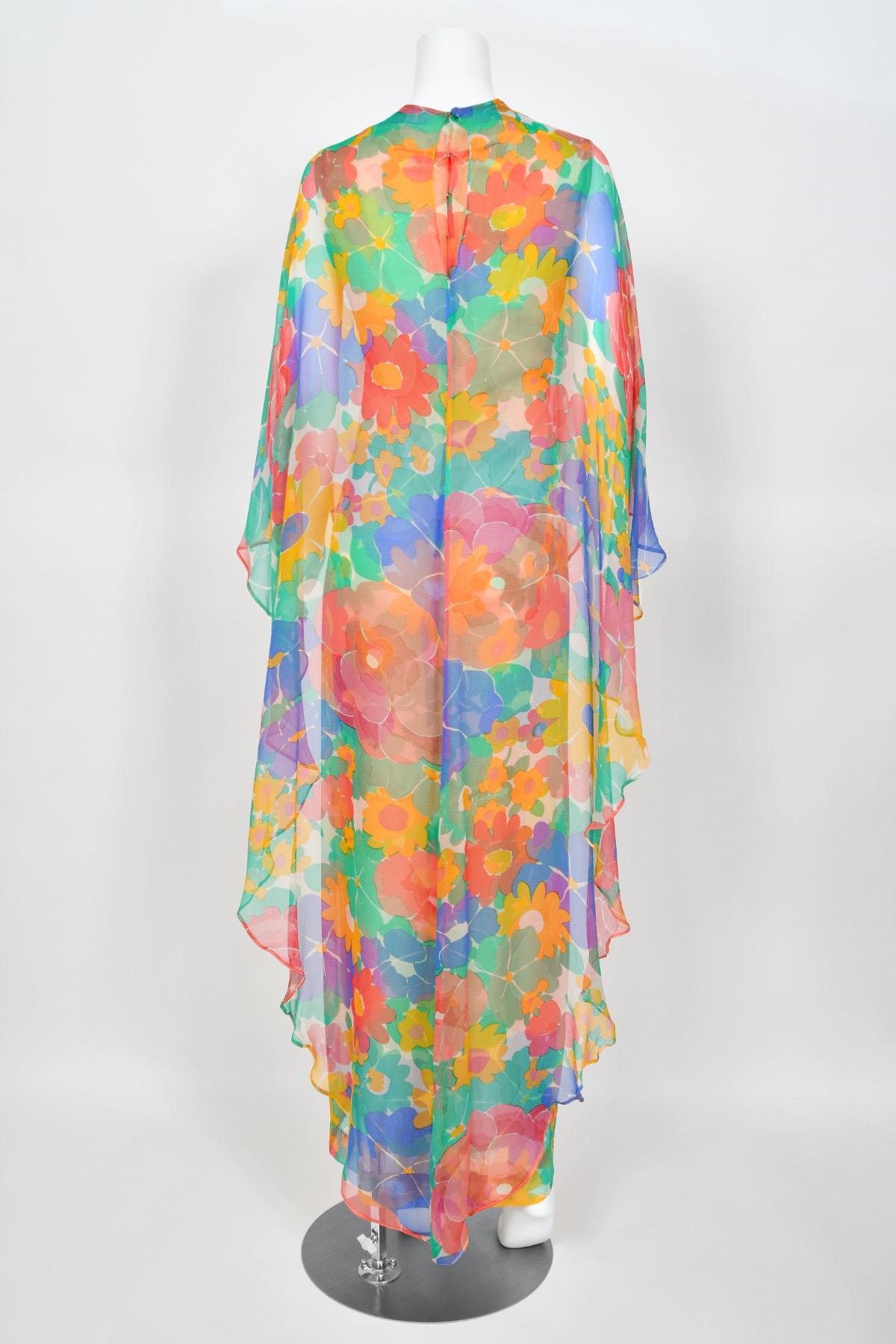 Givenchy Haute Couture Robe longue caftan drapée en soie transparente à fleurs colorées, 1967 en vente 9