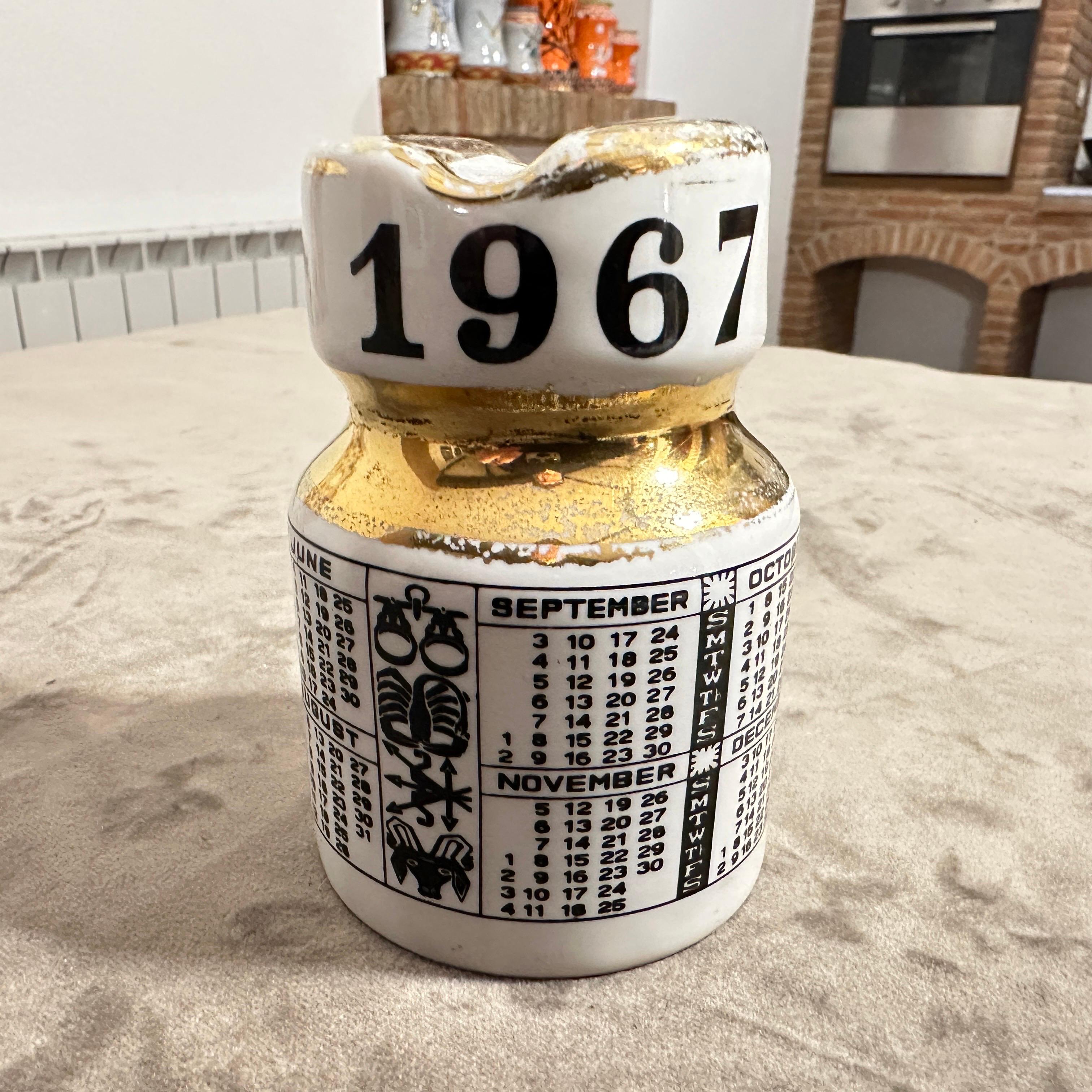 1967 Mid-Century Modern Ceramic Paperweight Calendar by Piero Fornasetti For Sale 7
