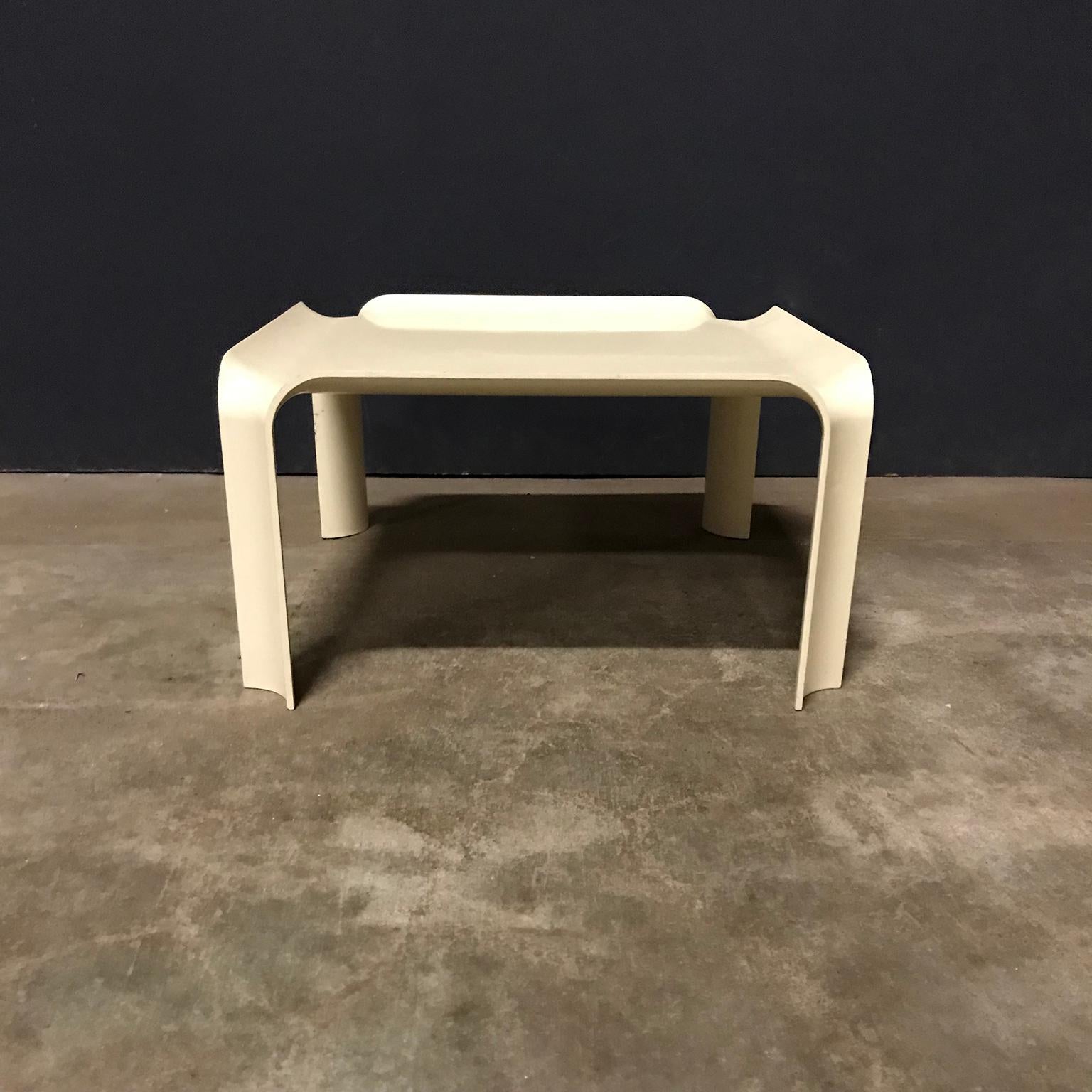 Mid-Century Modern 1967, Pierre Paulin, Early More Elegant Side Table Model 877 in Offwhite