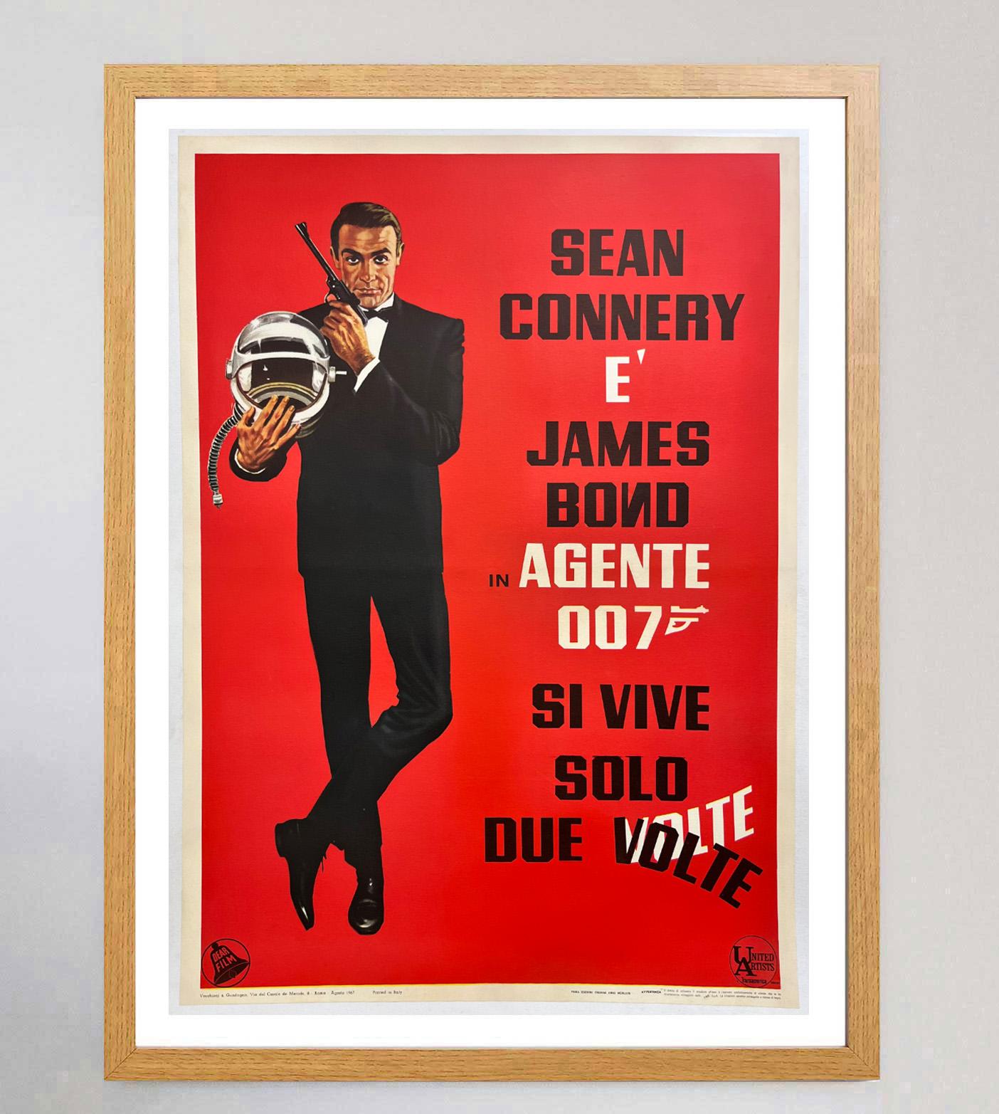 1967 Du lebst nur zweimal (Italienisch) Original Vintage Poster im Zustand „Gut“ im Angebot in Winchester, GB