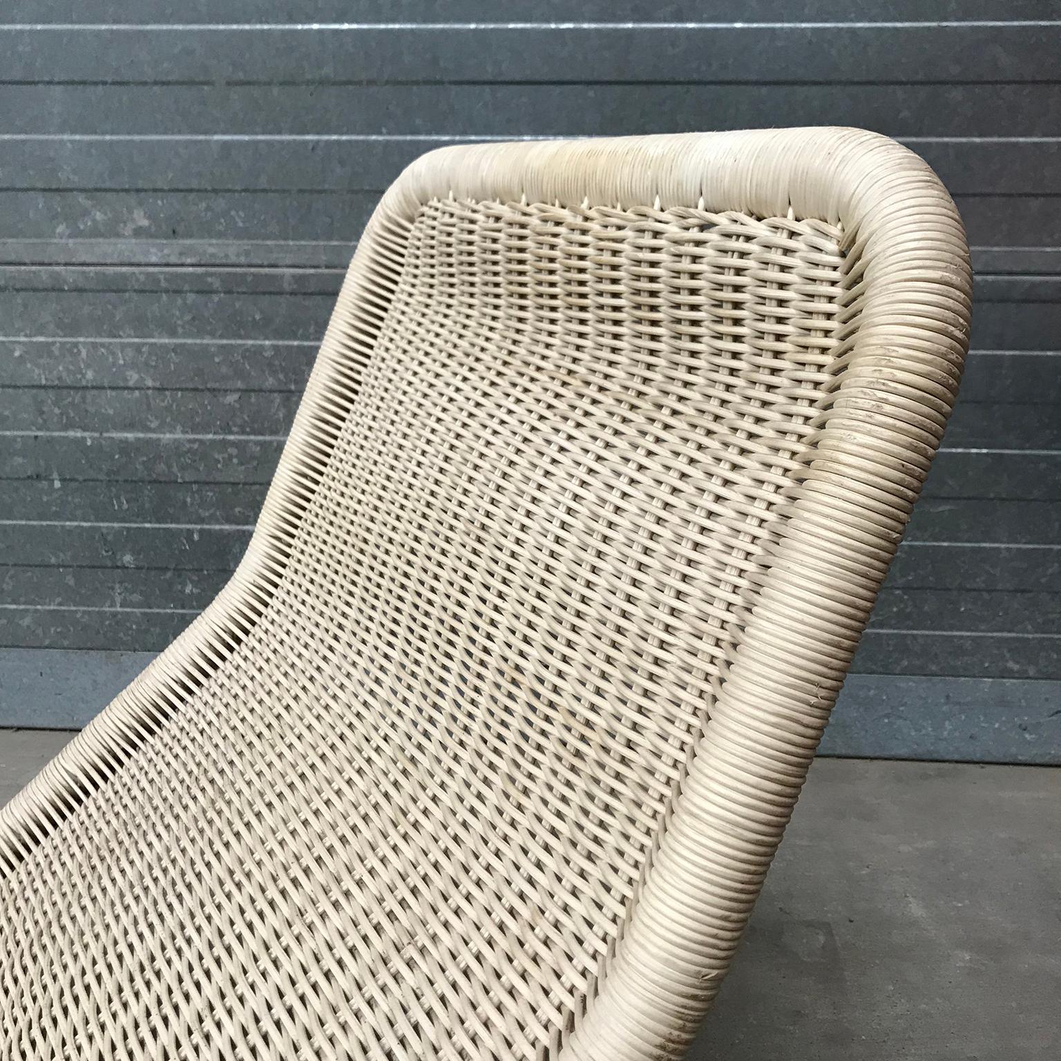 Metal 1968, Antti Nurmesniemi, for Tecta Germany, Plastic Wicker Lounge Chair F10 For Sale