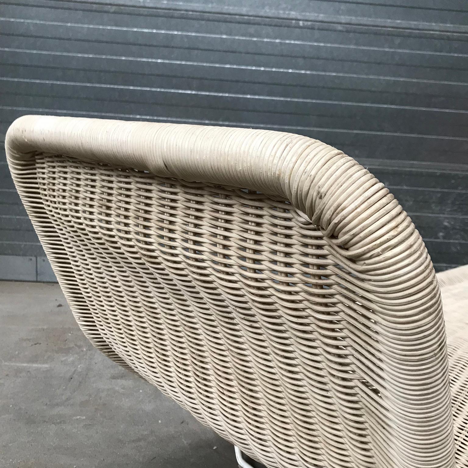 1968, Antti Nurmesniemi, for Tecta Germany, Plastic Wicker Lounge Chair F10 For Sale 2