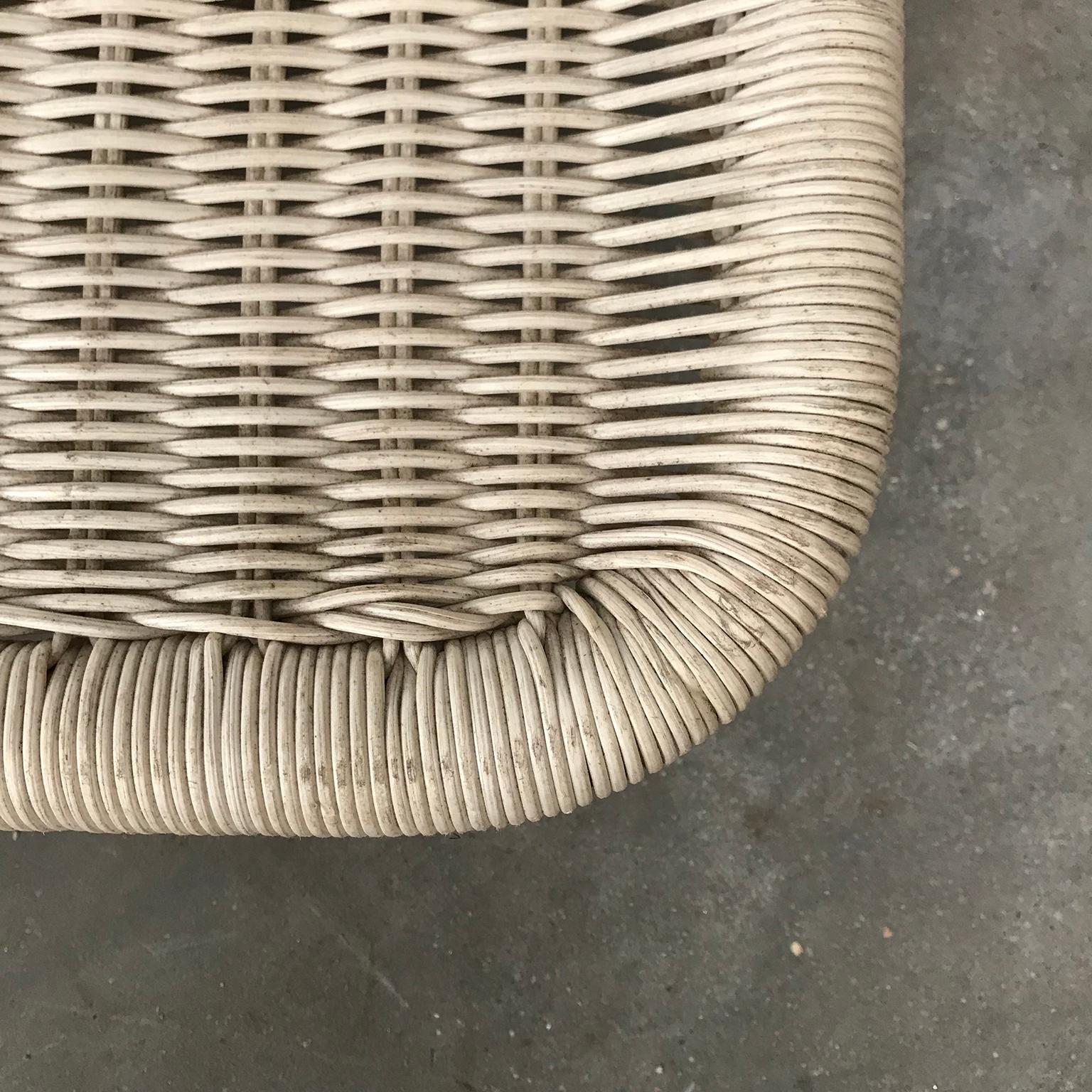1968, Antti Nurmesniemi, for Tecta Germany, Plastic Wicker Lounge Chair F10 For Sale 4