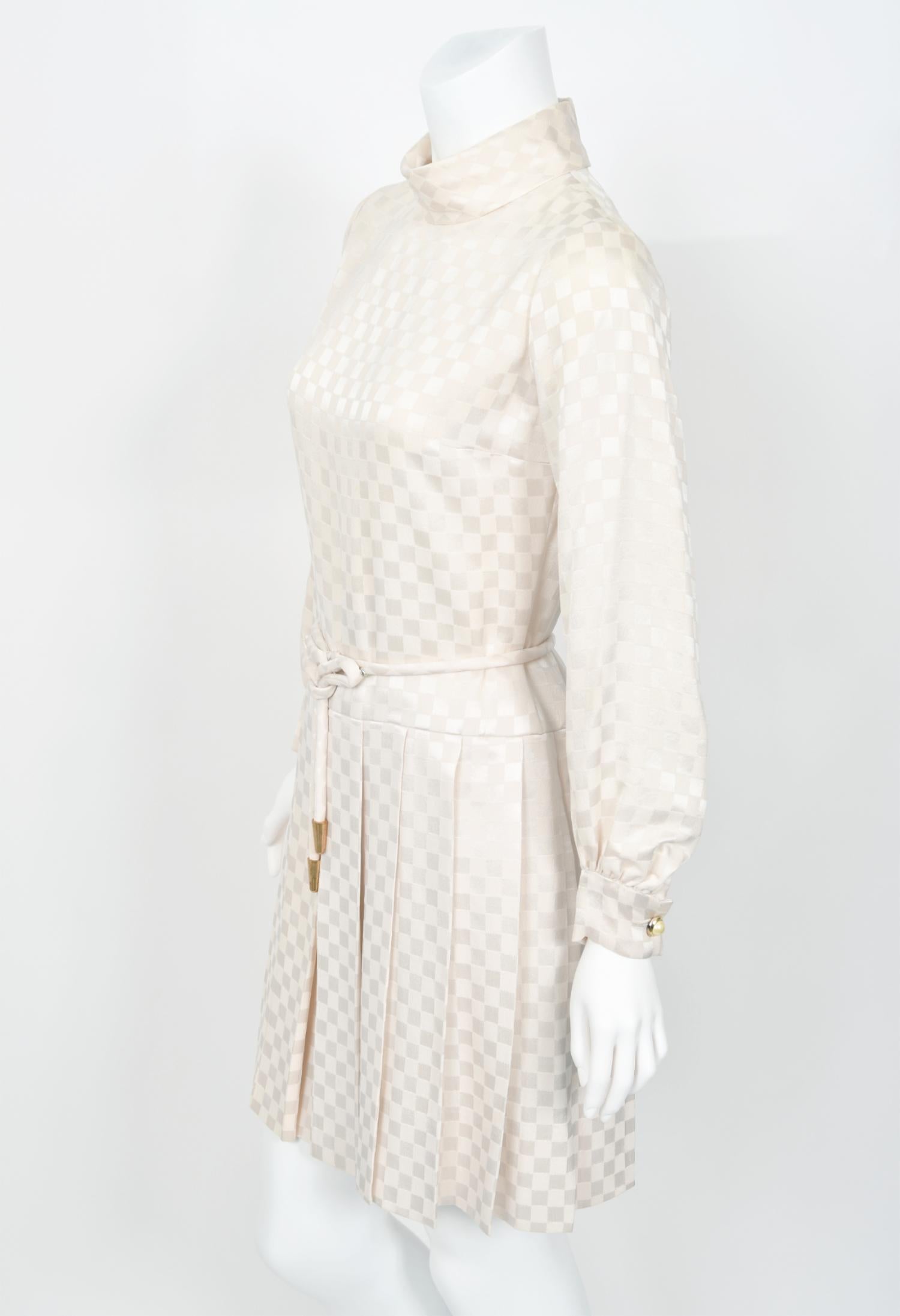 1968 Christian Dior Haute Couture Documented Ivory Checkered Silk Pleated Dress For Sale 9