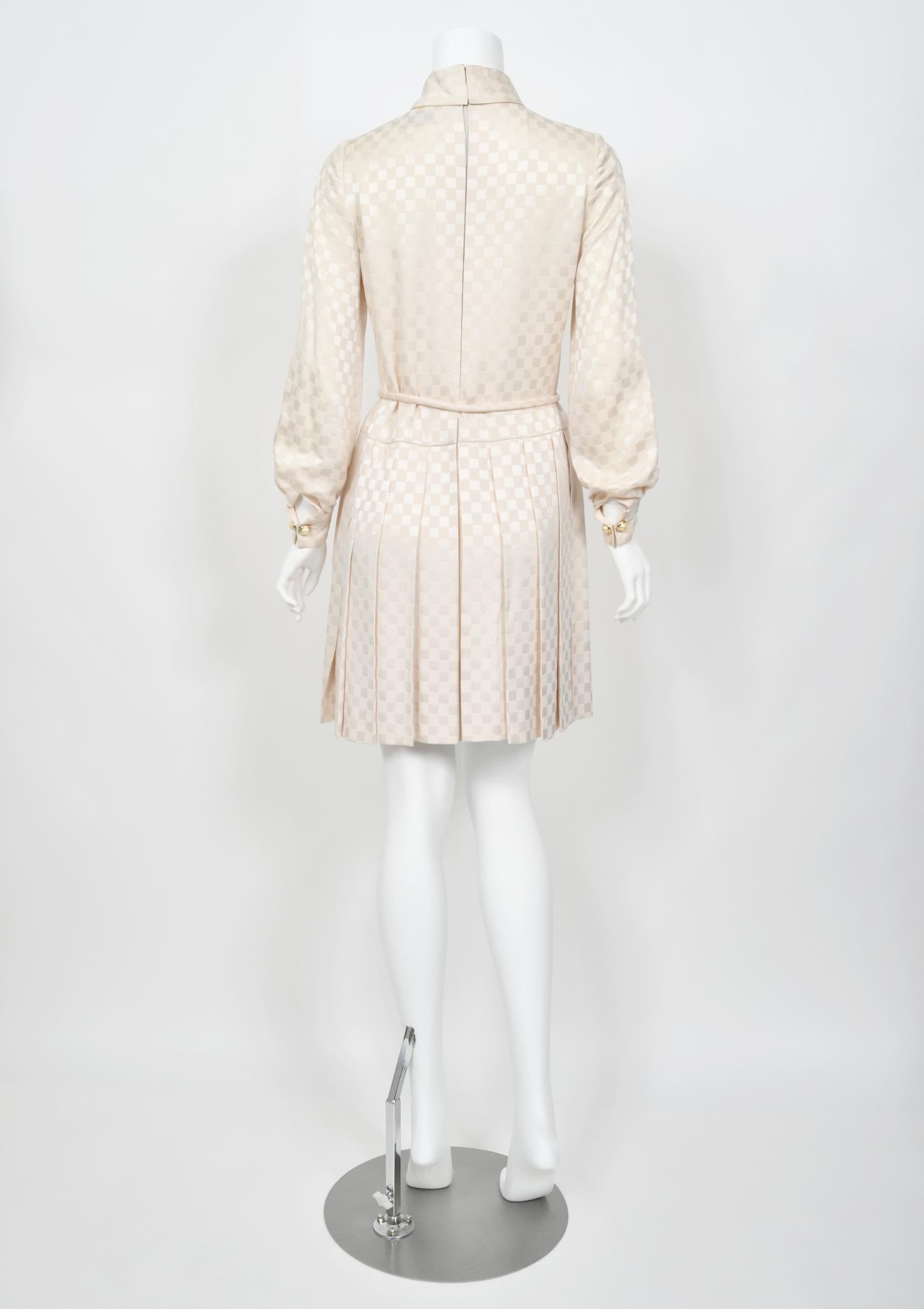 1968 Christian Dior Haute Couture Documented Ivory Checkered Silk Pleated Dress For Sale 10
