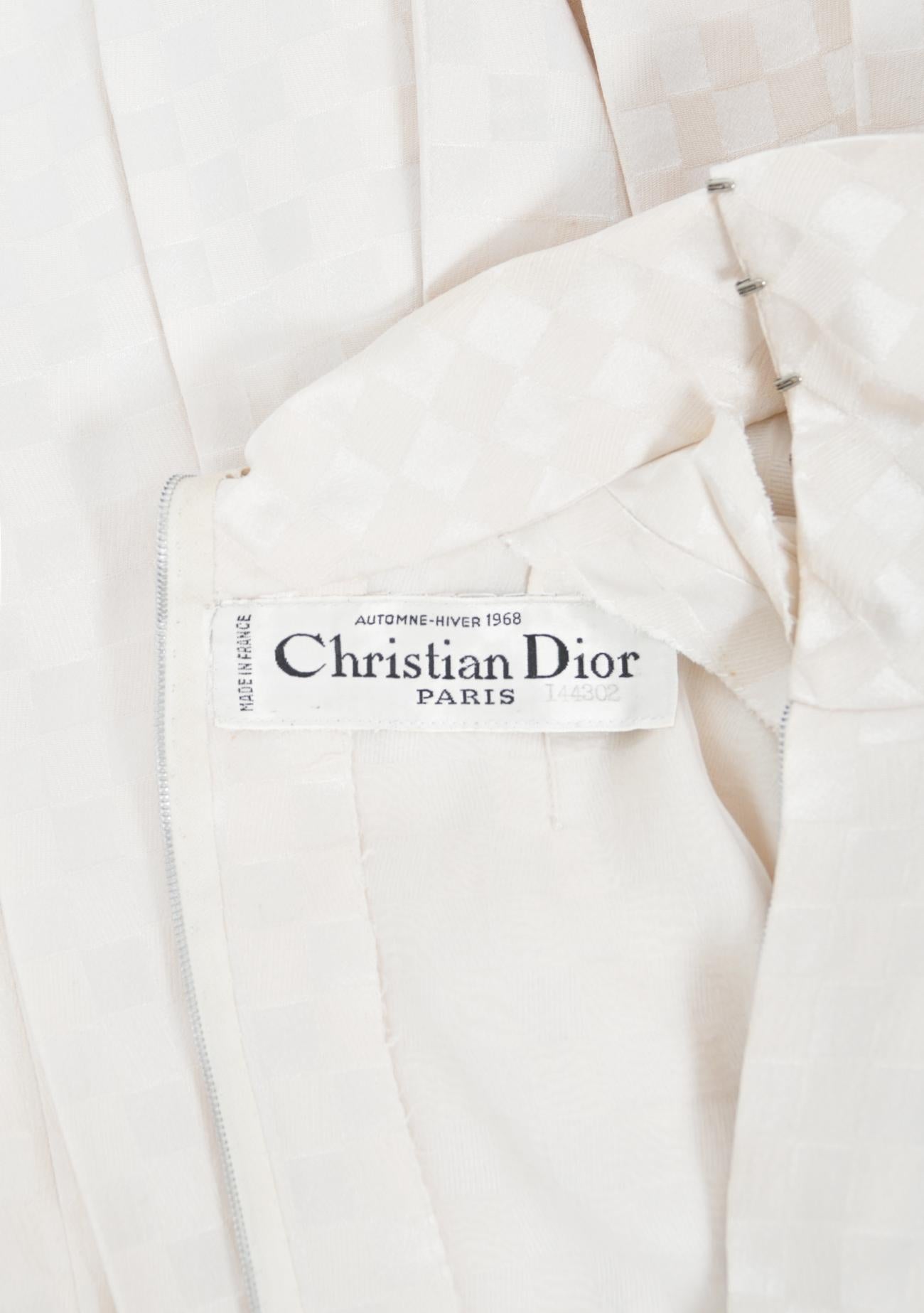 1968 Christian Dior Haute Couture Documented Ivory Checkered Silk Pleated Dress For Sale 13