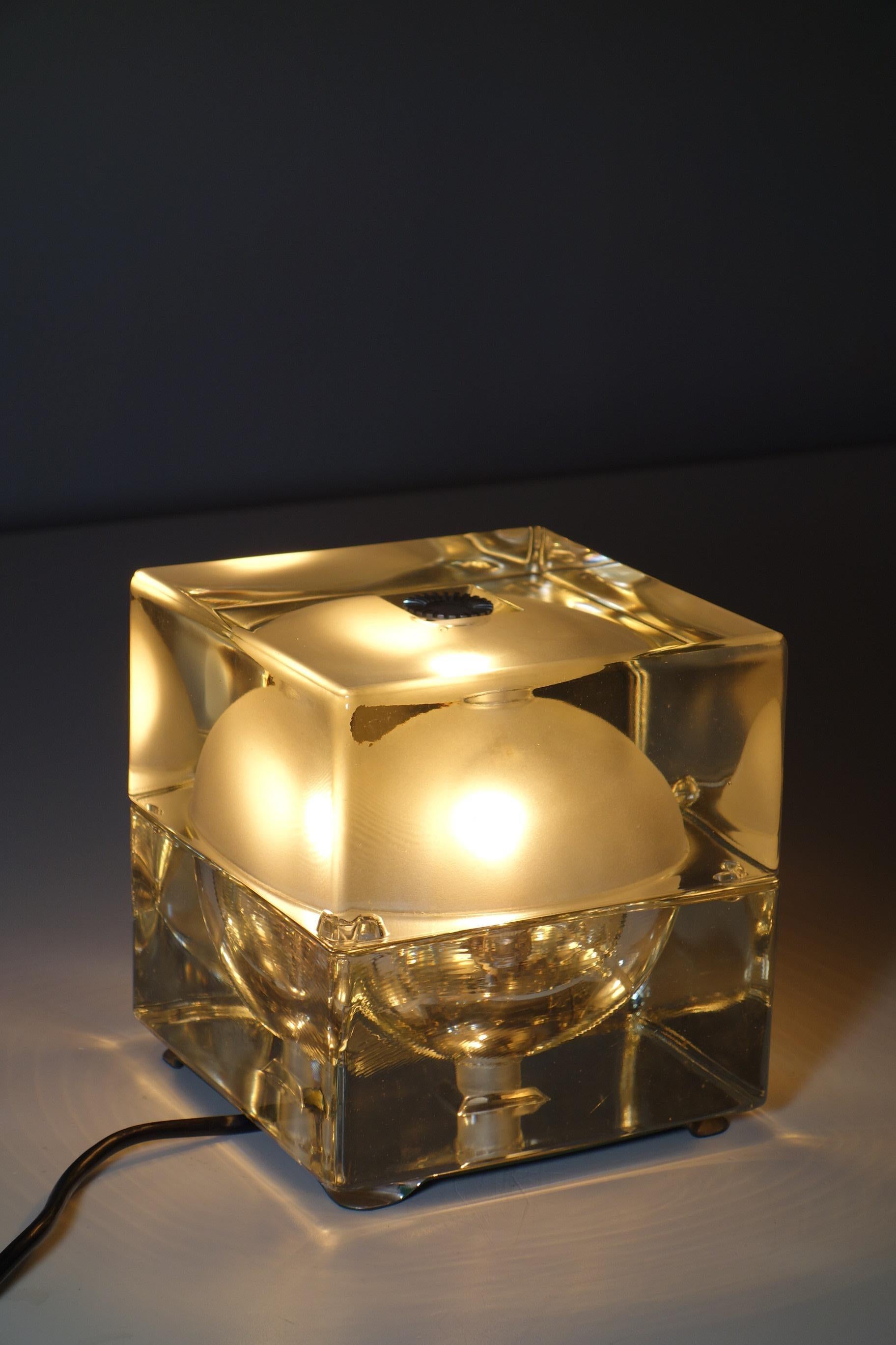 1968 Cubosfera Alessandro Mendini Italian Design Optical Glass Table Lamp 6