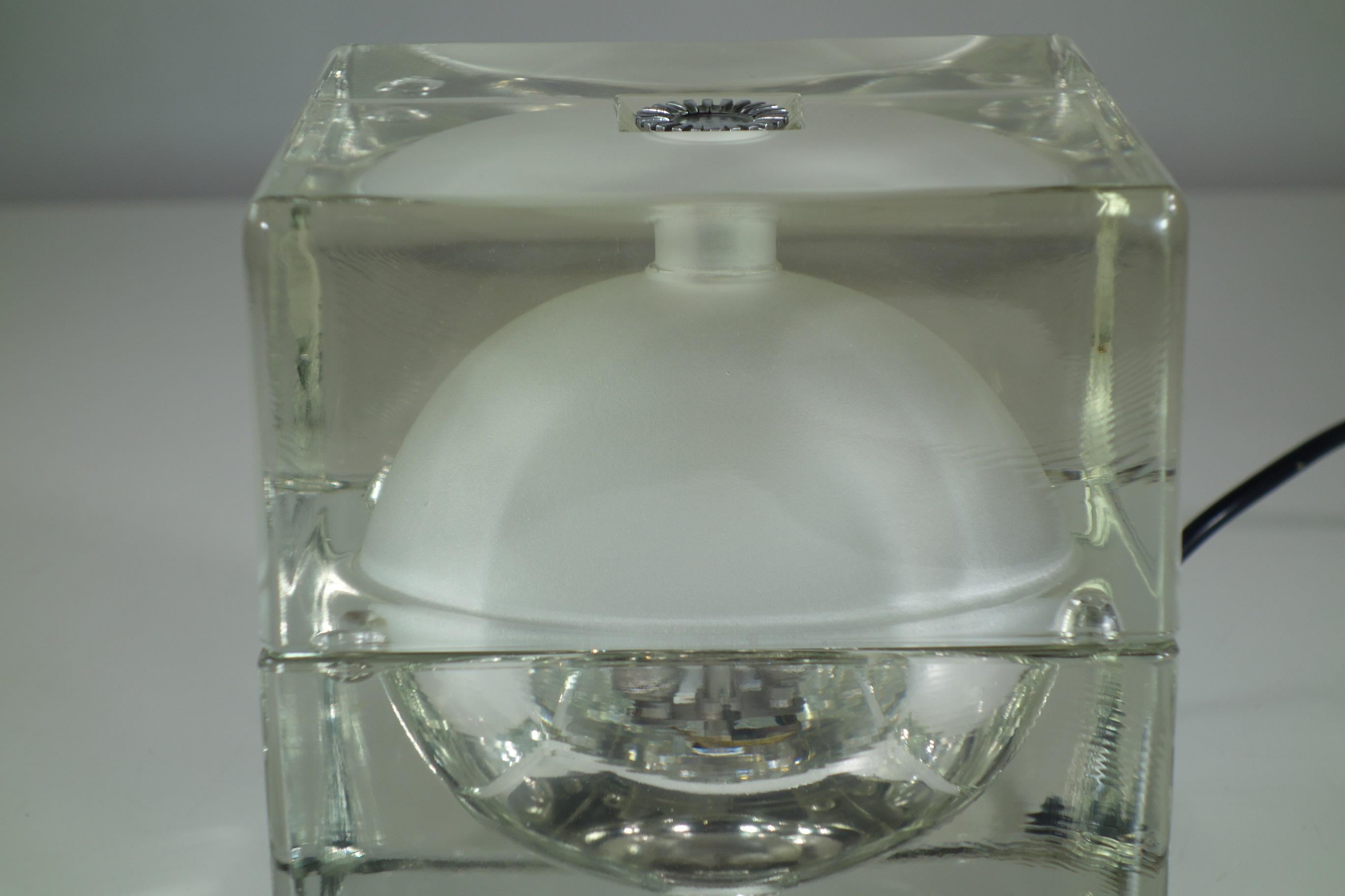 Mid-20th Century 1968 Cubosfera Alessandro Mendini Italian Design Optical Glass Table Lamp