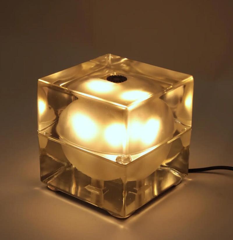Lampe de bureau italienne Cubosfera Alessandro Mendini en verre de l'ère spatiale, 1968 en vente 7
