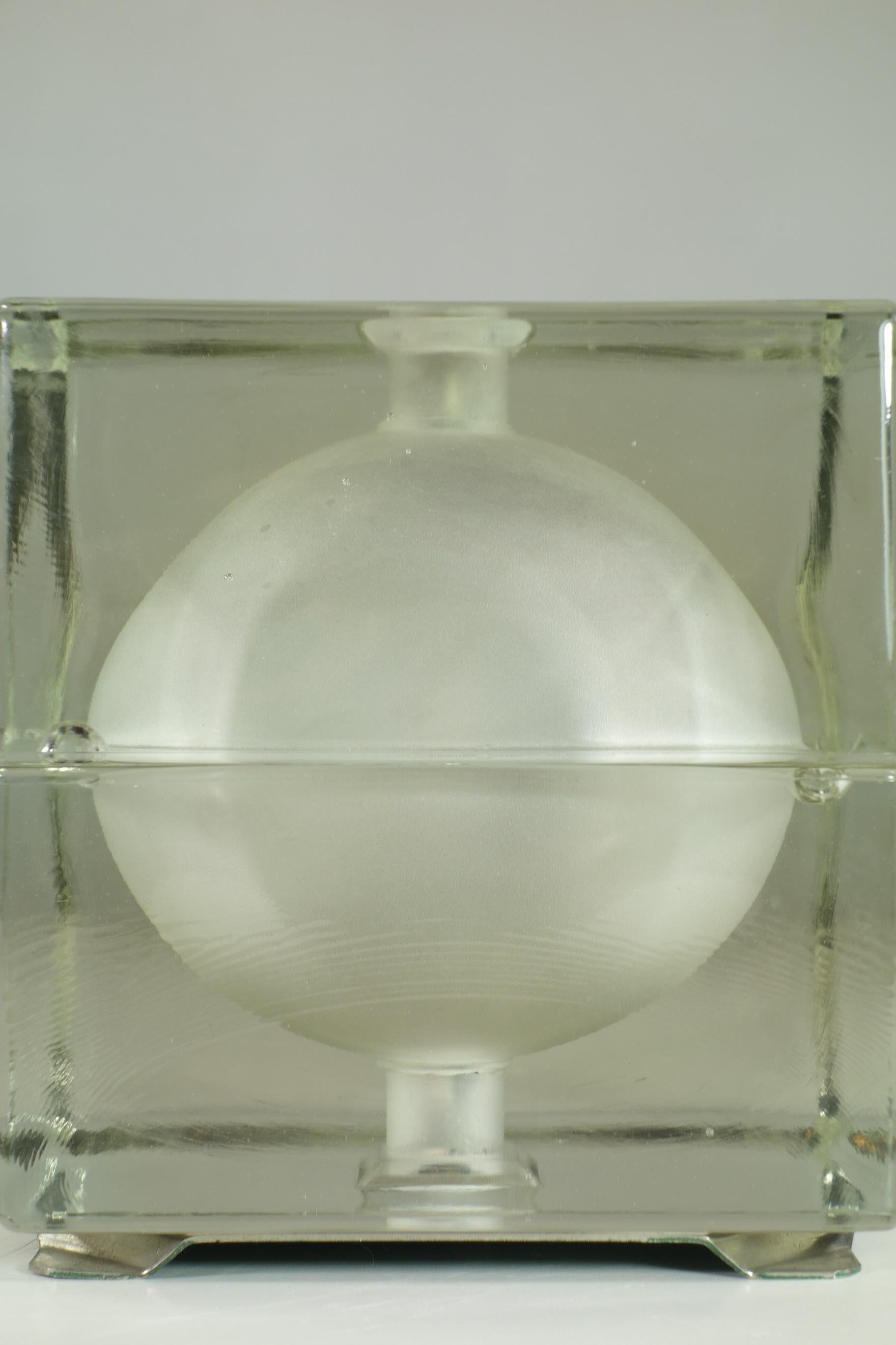 Milieu du XXe siècle Lampe de bureau italienne Cubosfera Alessandro Mendini en verre de l'ère spatiale, 1968 en vente