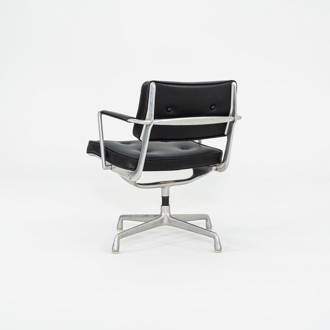 1968 Herman Miller Eames ES102 Intermediate Desk Chair in Black Naugahyde 5