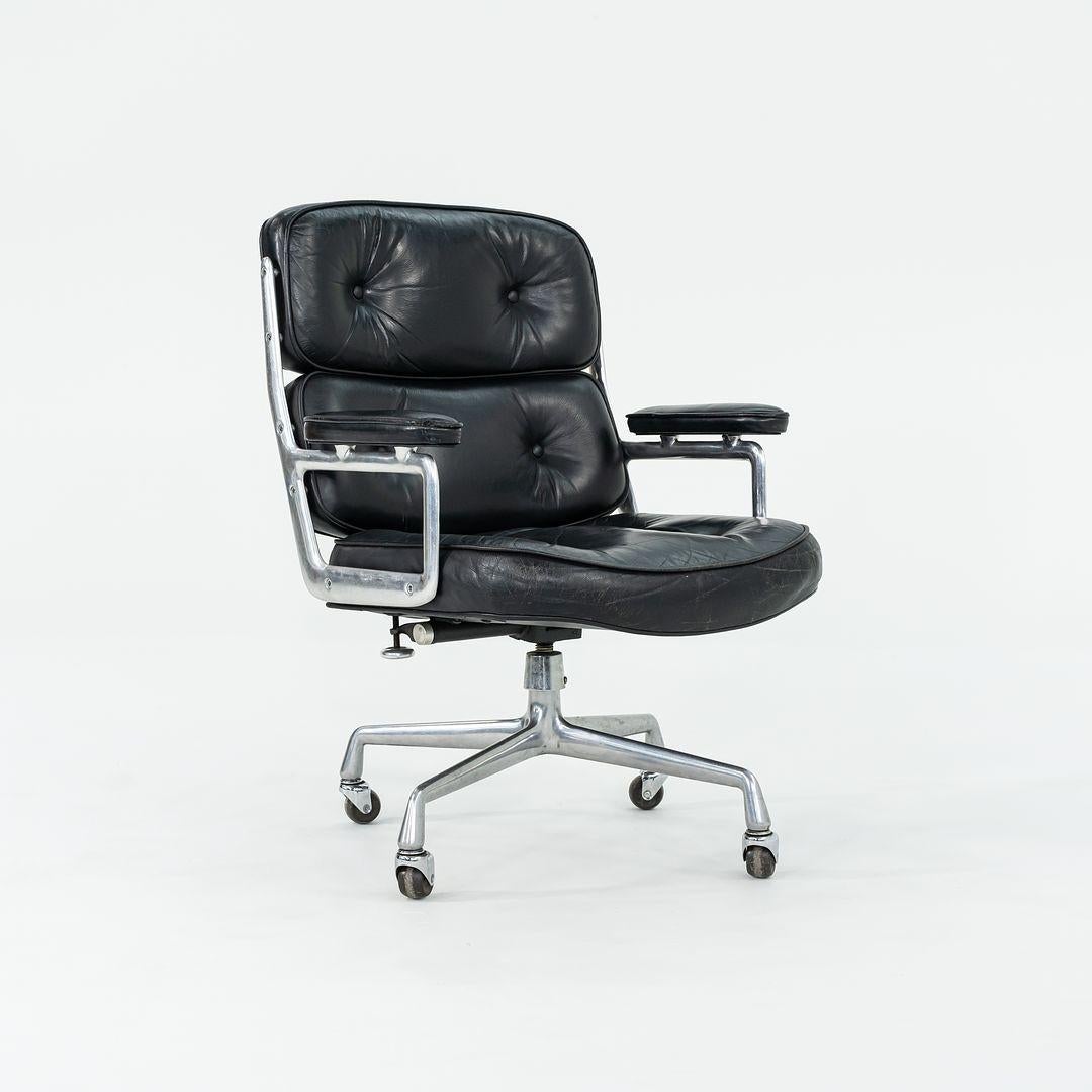 1968 Herman Miller Eames Time Life Executive-Schreibtischstühle aus Leder, 4-Sterne-Sockel (Mitte des 20. Jahrhunderts) im Angebot