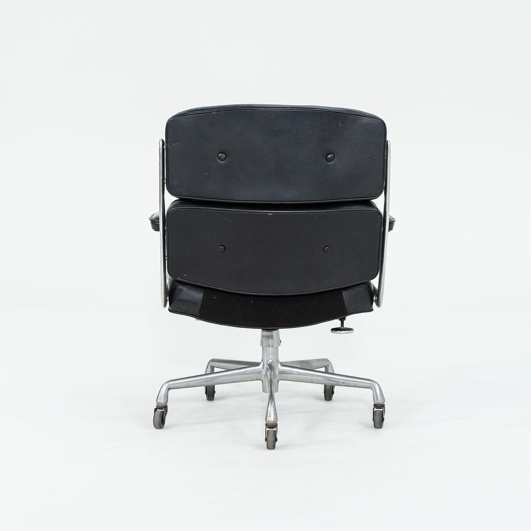 1968 Herman Miller Eames Time Life Executive-Schreibtischstühle aus Leder, 5-Sterne-Sockel (Moderne) im Angebot