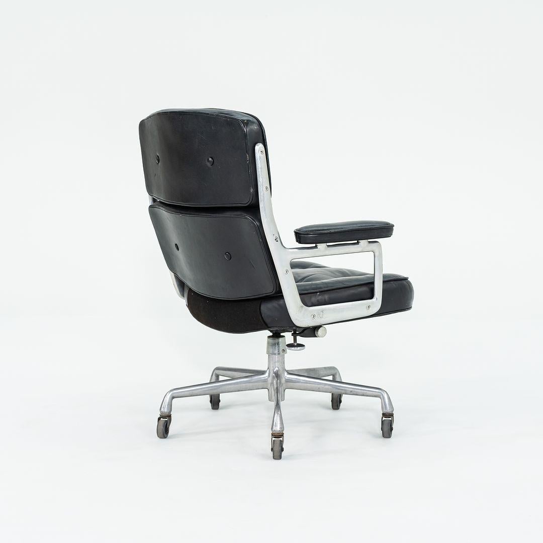 1968 Herman Miller Eames Time Life Executive-Schreibtischstühle aus Leder, 5-Sterne-Sockel (Mitte des 20. Jahrhunderts) im Angebot
