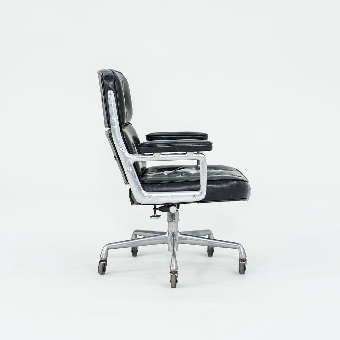 1968 Herman Miller Eames Time Life Executive-Schreibtischstühle aus Leder, 5-Sterne-Sockel im Angebot 2