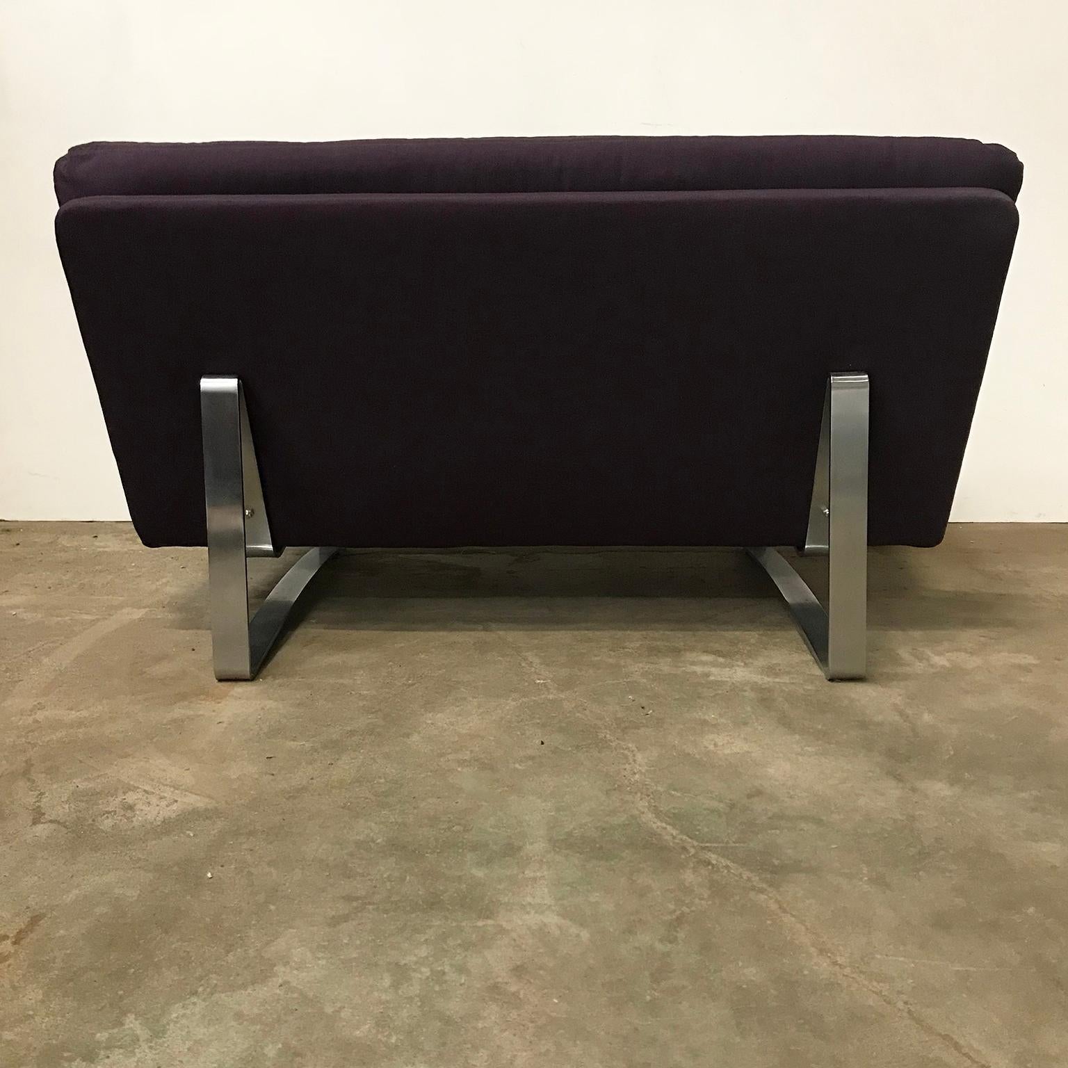 1968, Kho Liang Ie for Artifort, Chrome Base 2-Seat, Redone in Purple Fabric For Sale 1