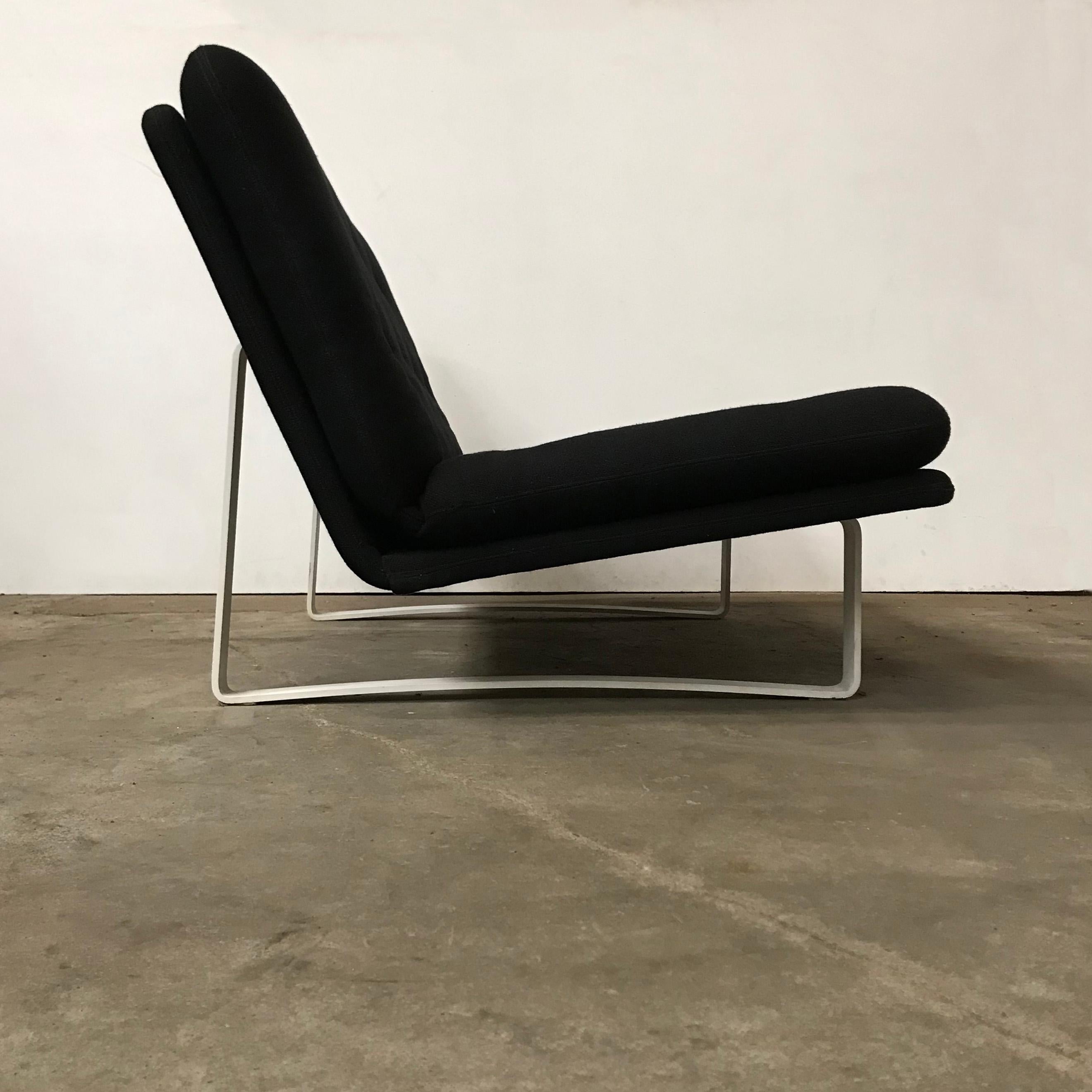 Mid-Century Modern 1968, Kho Liang Ie for Artifort, White Base 2-Seat, Redone in Black Fabric