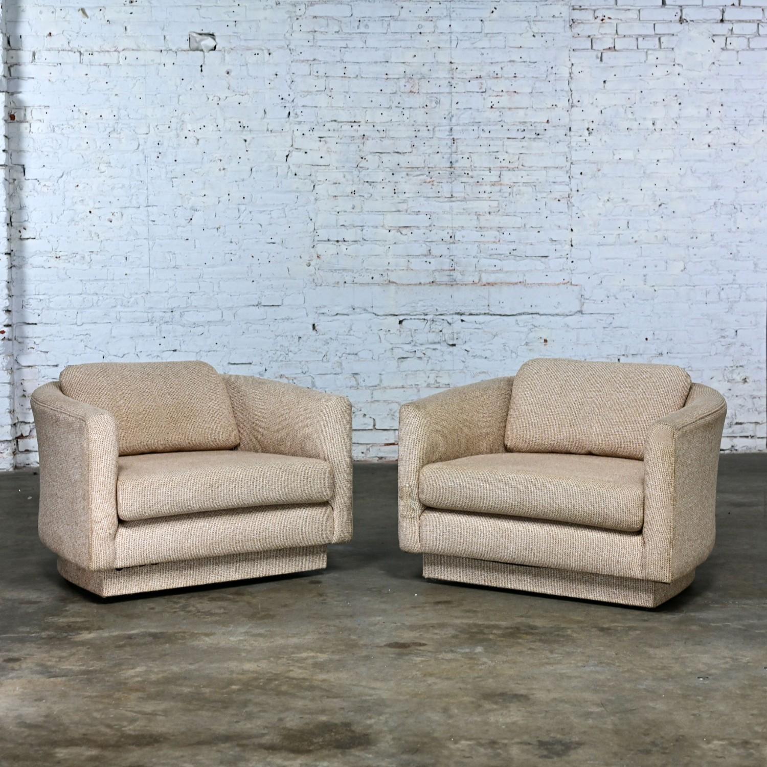 Mid-Century Modern Paire de chaises de seau ou de seau pivotants MCM de 1968, style Milo Baughman en vente