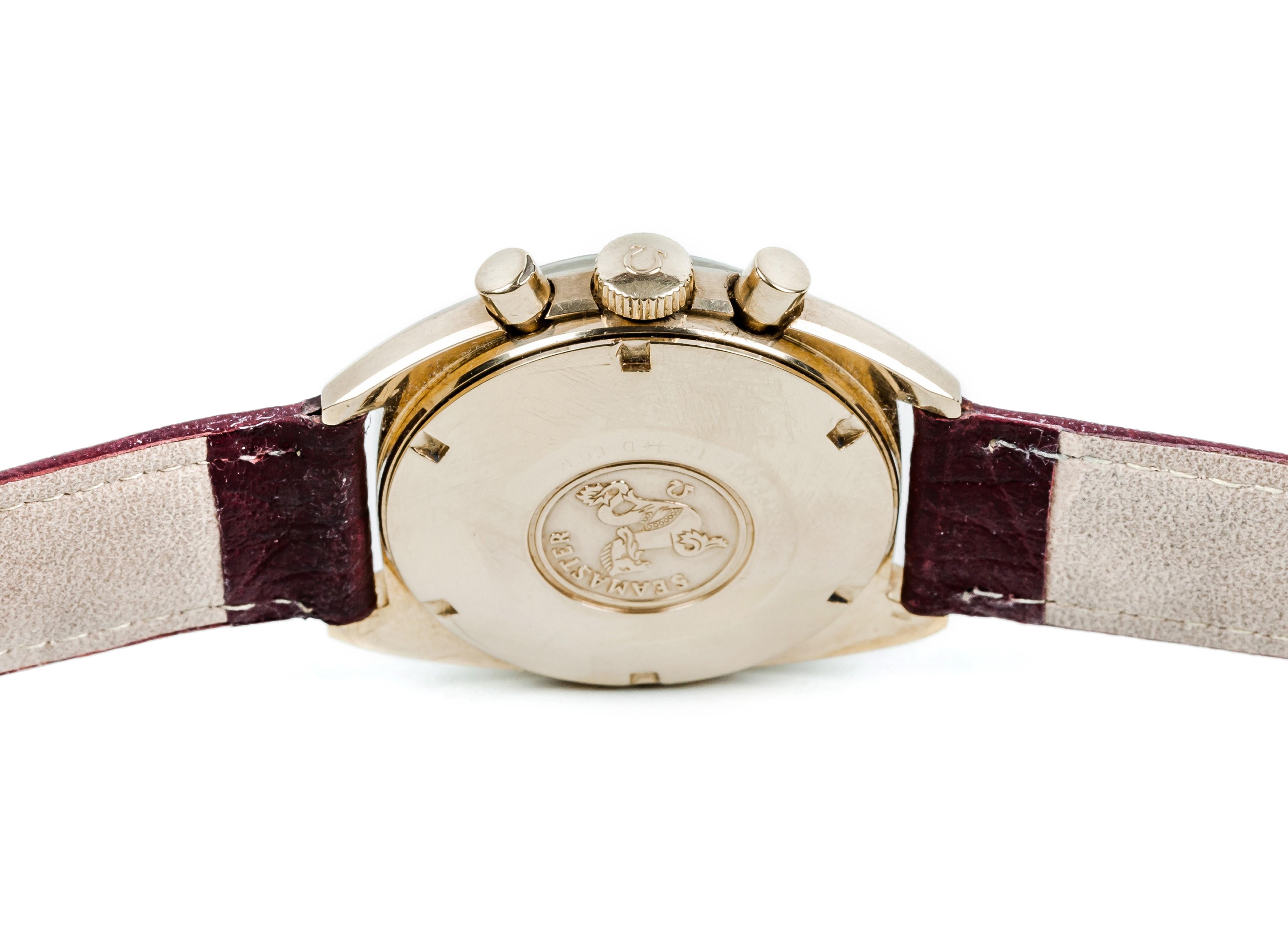 Omega Saemaster, bracelet chronographe en cuir et or jaune, 1968 Unisexe en vente