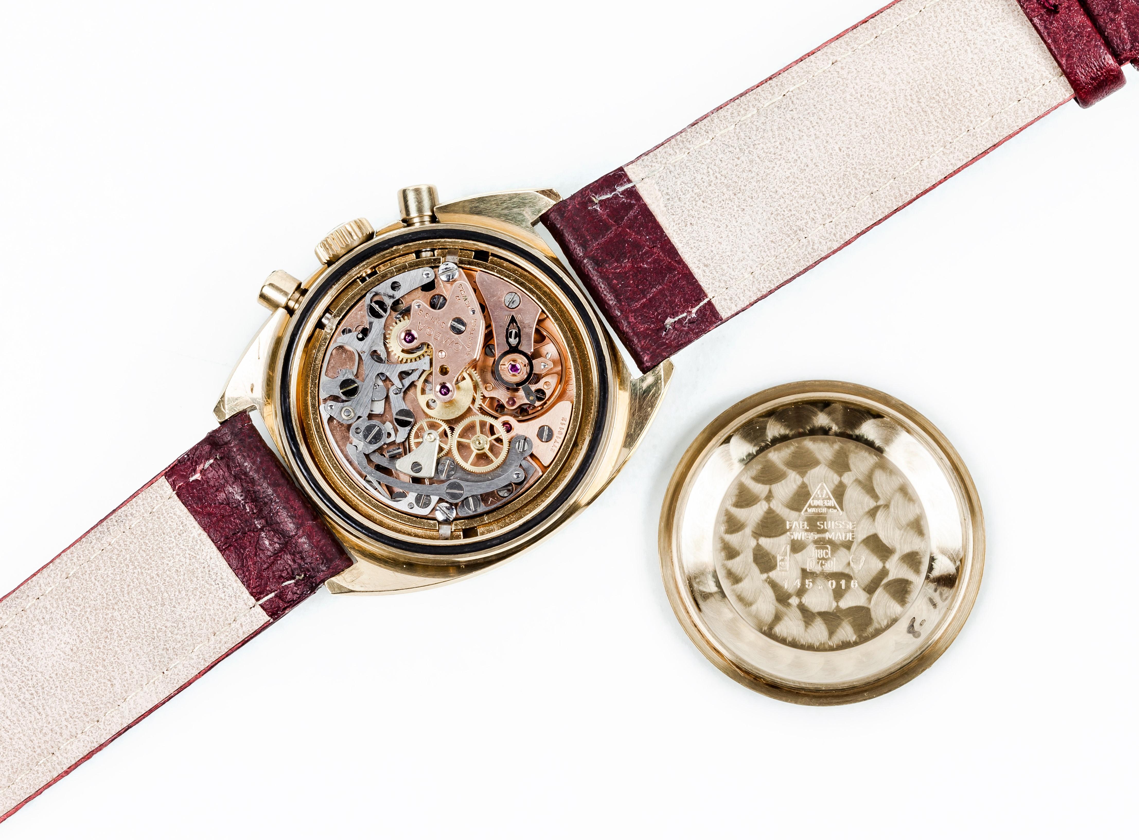 Omega Saemaster, bracelet chronographe en cuir et or jaune, 1968 en vente 1