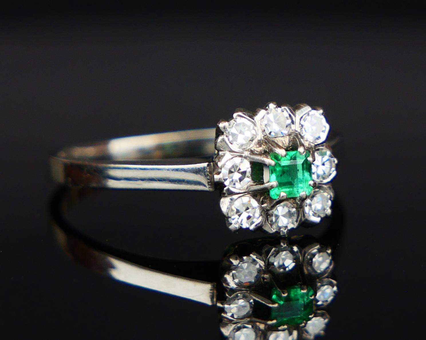 Retro 1968 Ring natural Emerald Diamonds solid 18K Gold Ø US6.75/ 2.9gr For Sale