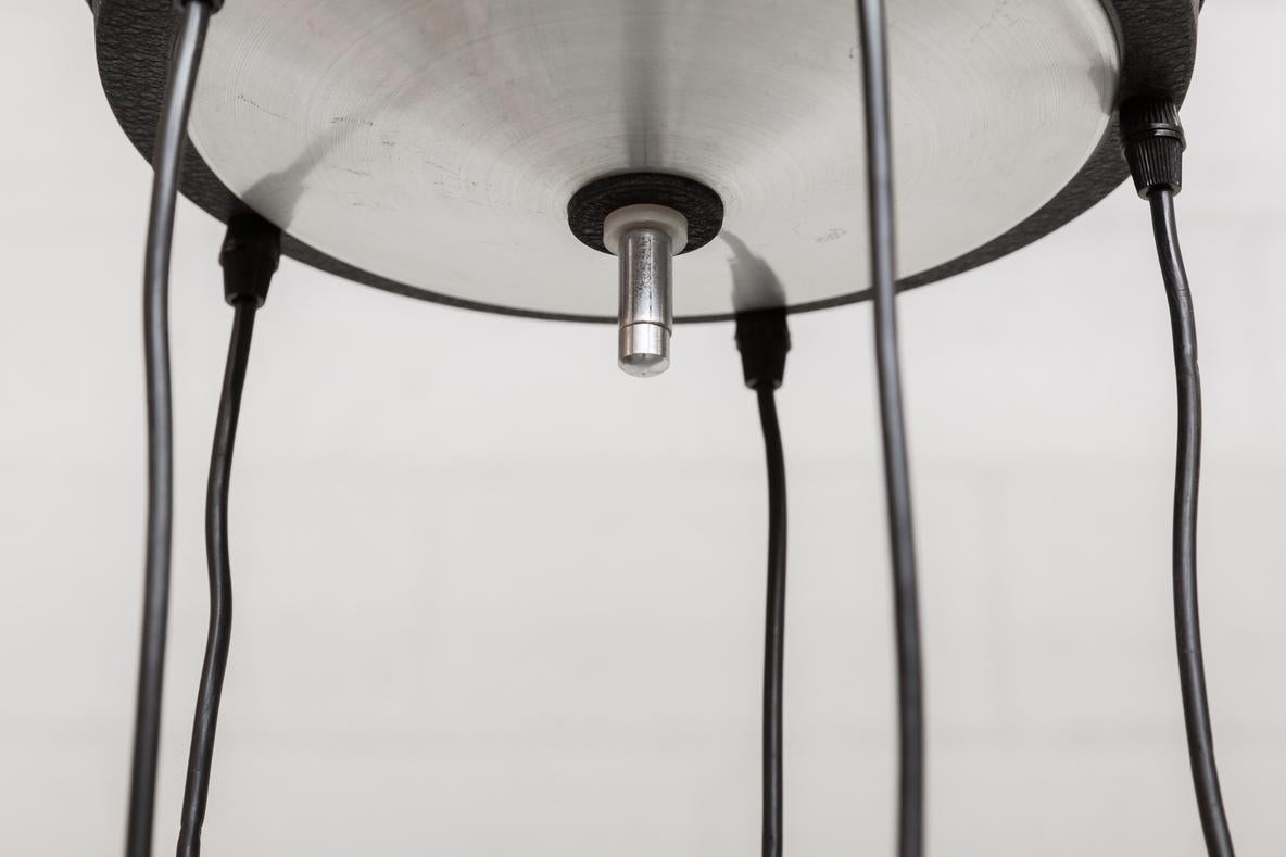Lustre à cinq suspensions en aluminium filé de Raak, 1968 en vente 1