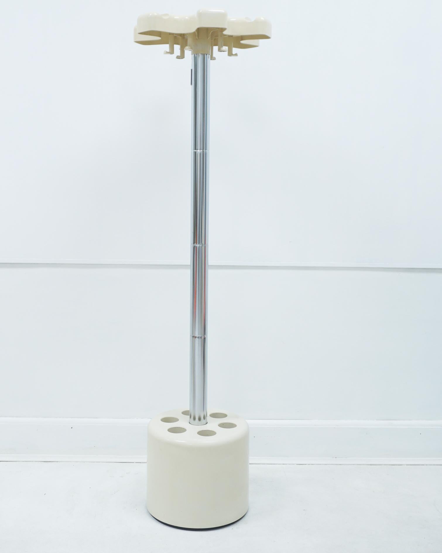 1968 Velca Valet Stand, VIP Model, Designed by Paolo Orlandini and Roberto Lucci For Sale 5