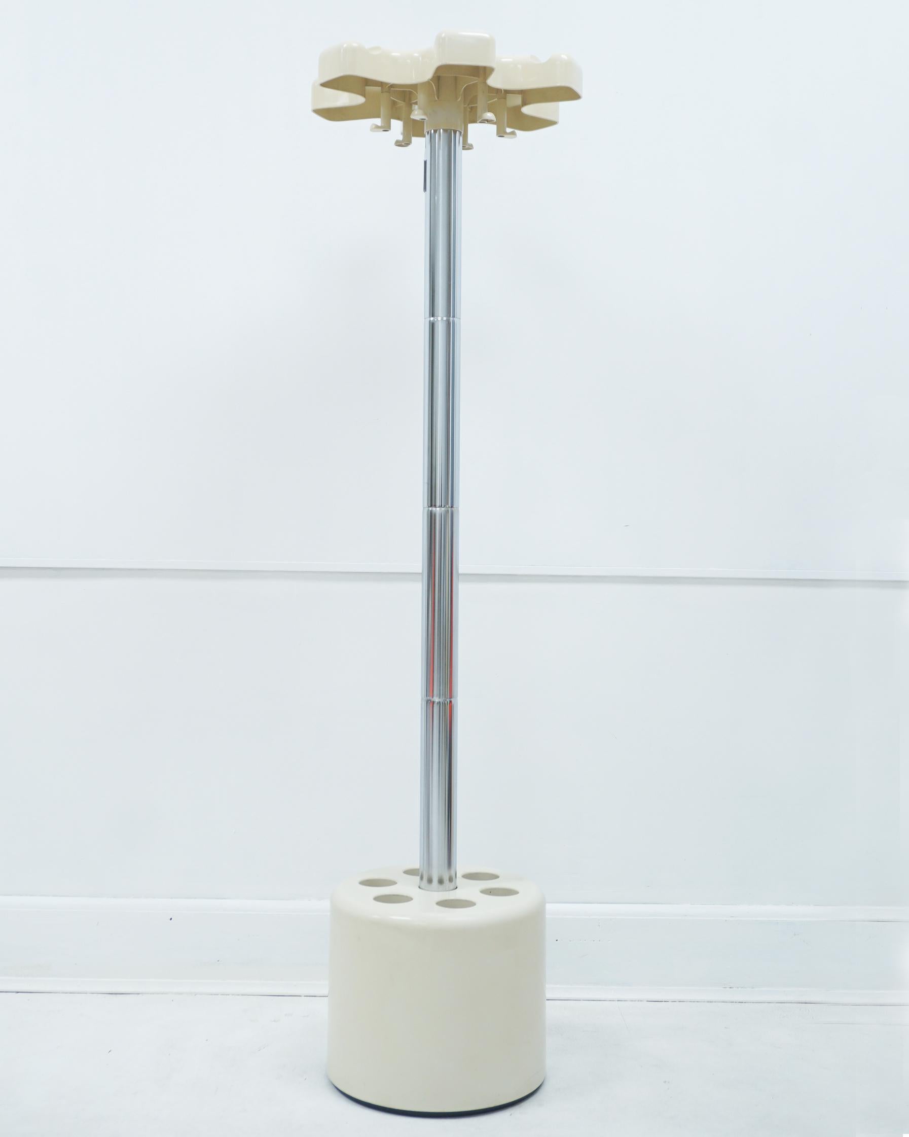 1968 Velca Valet Stand, VIP Model, Designed by Paolo Orlandini and Roberto Lucci For Sale 10