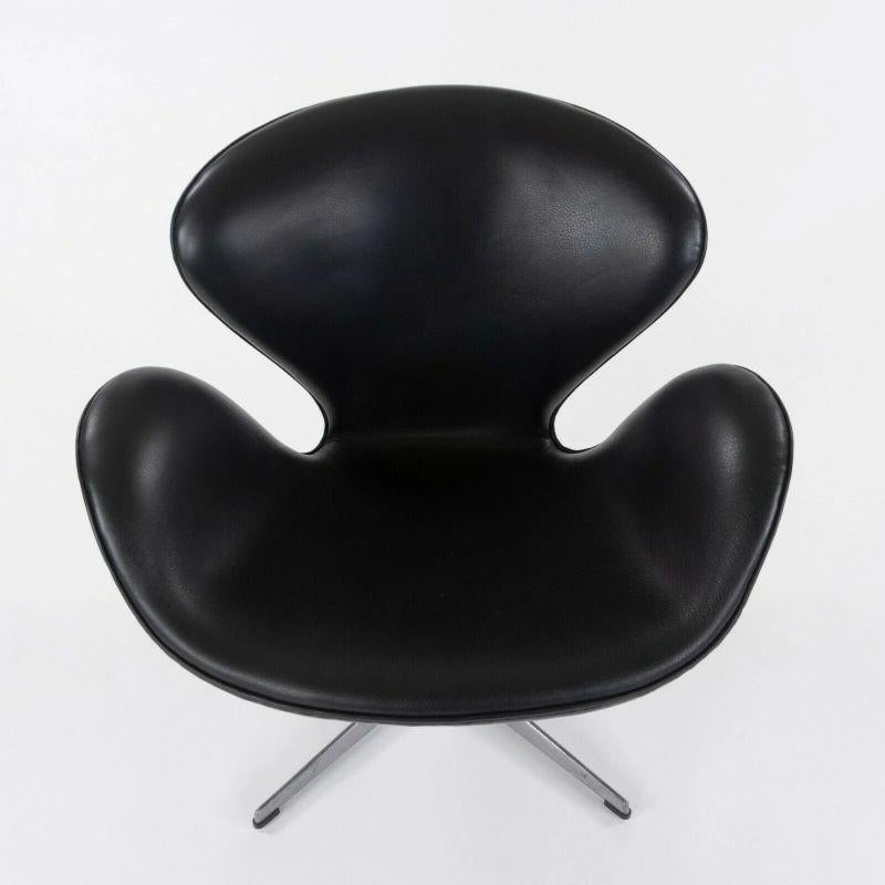 1968 Vintage Arne Jacobsen Swan Chair by Fritz Hansen of Denmark Black Leather For Sale 5