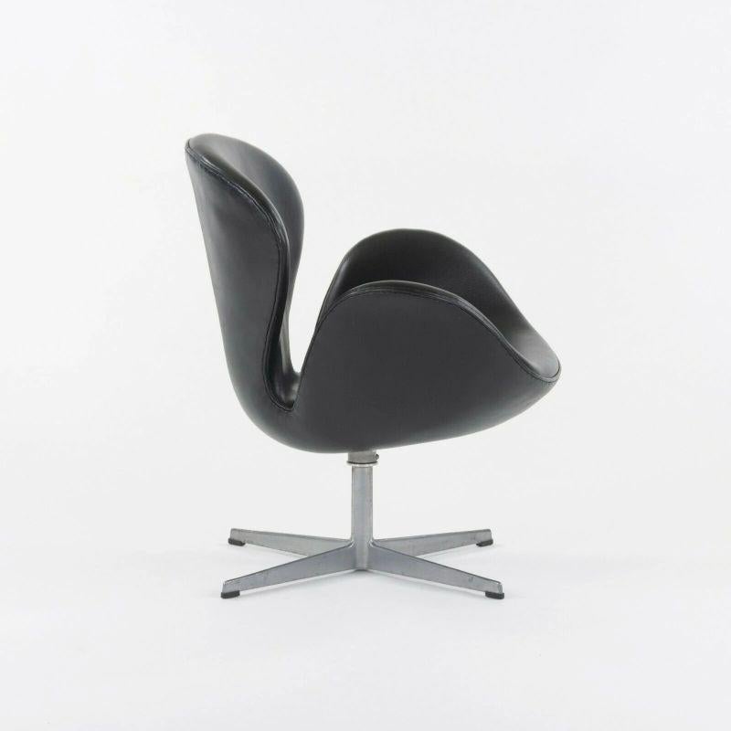 Modern 1968 Vintage Arne Jacobsen Swan Chair by Fritz Hansen of Denmark Black Leather For Sale