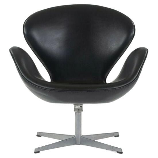 1968 Vintage Arne Jacobsen Swan Chair by Fritz Hansen of Denmark Black Leather For Sale