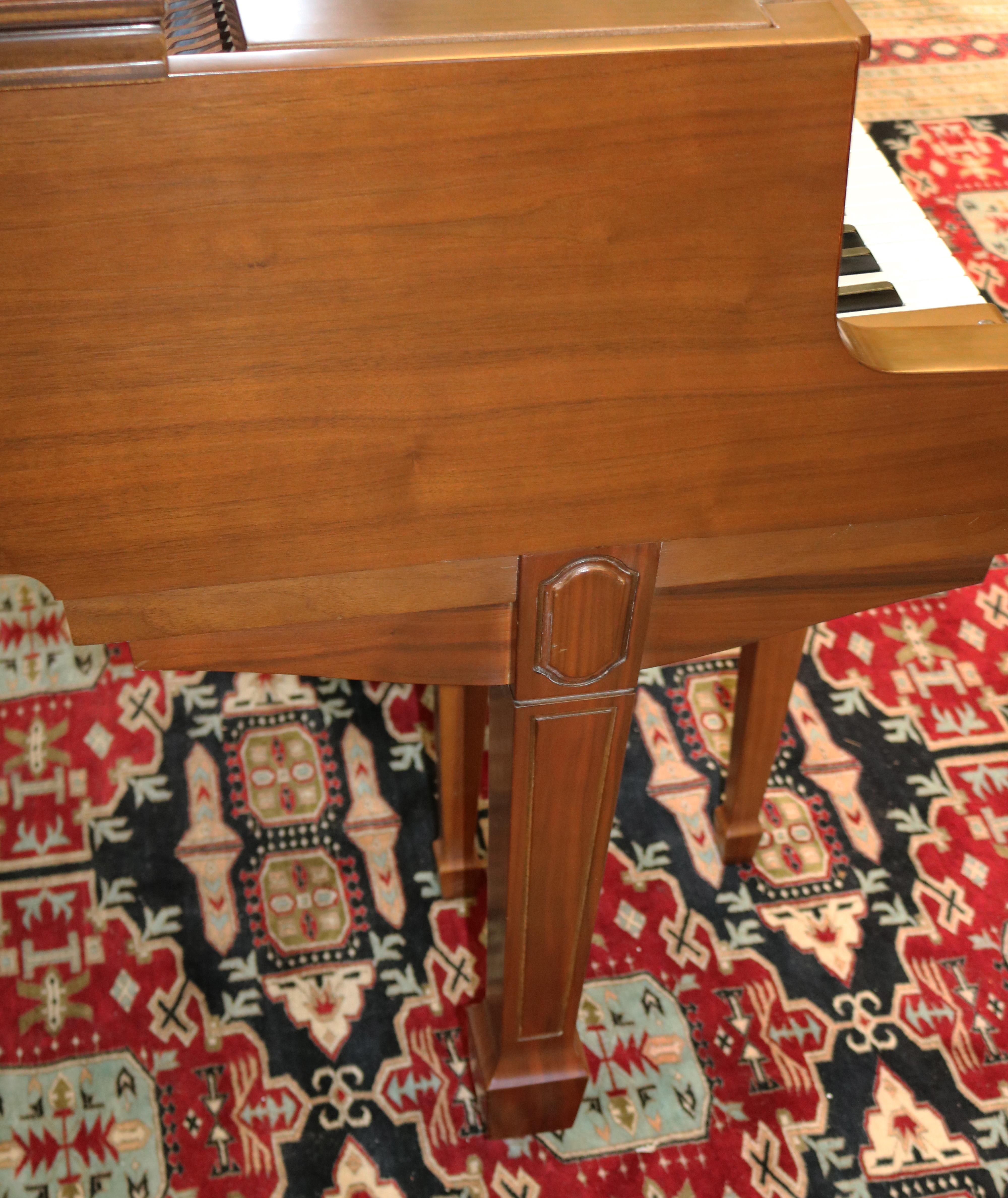 1968 Noyer Yamaha G0 Baby Grand Piano Excellente Table d'harmonie en vente 13