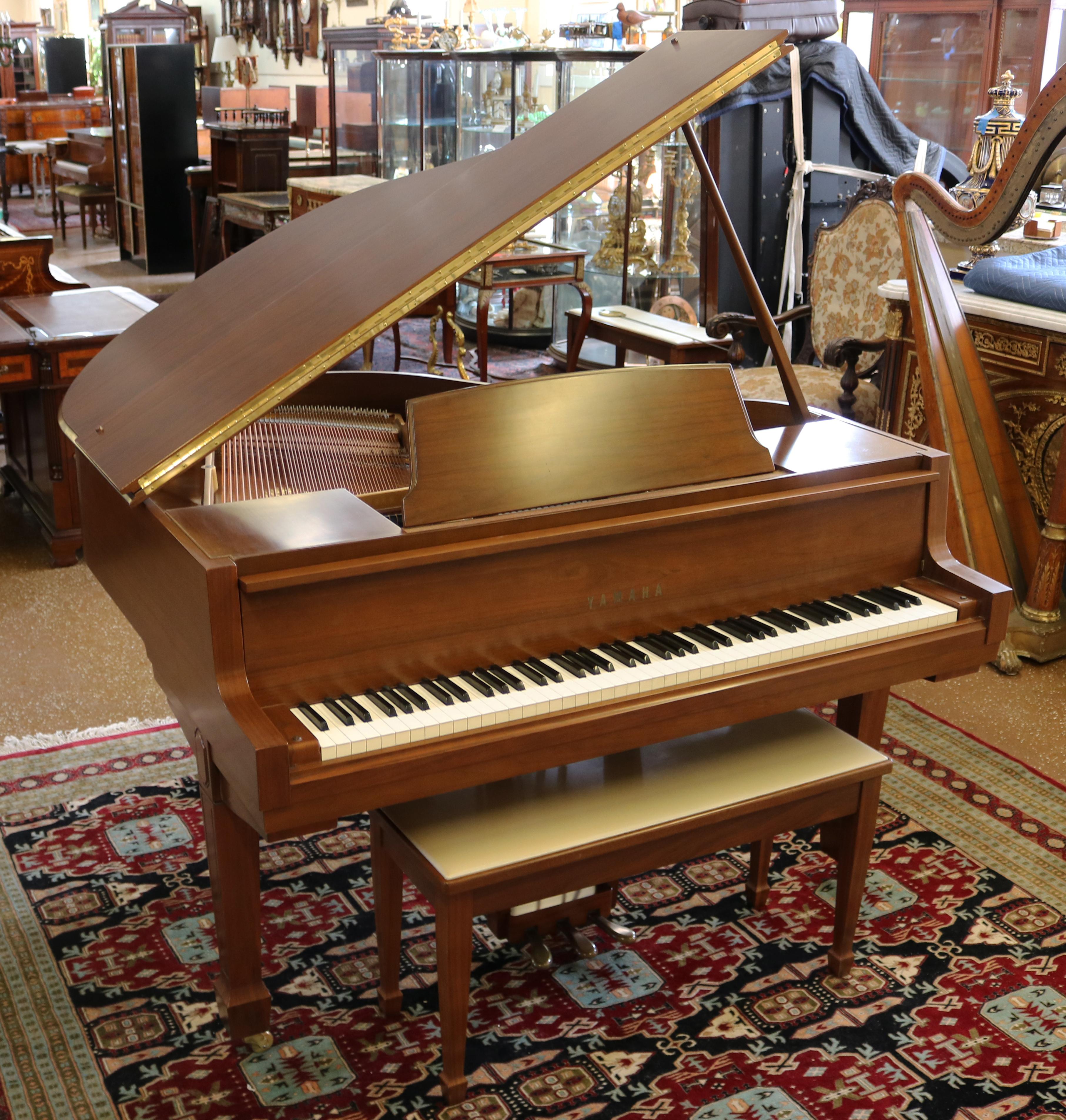 1968 Walnut Yamaha G0 Baby Grand Piano Excellent Soundboard For Sale 4