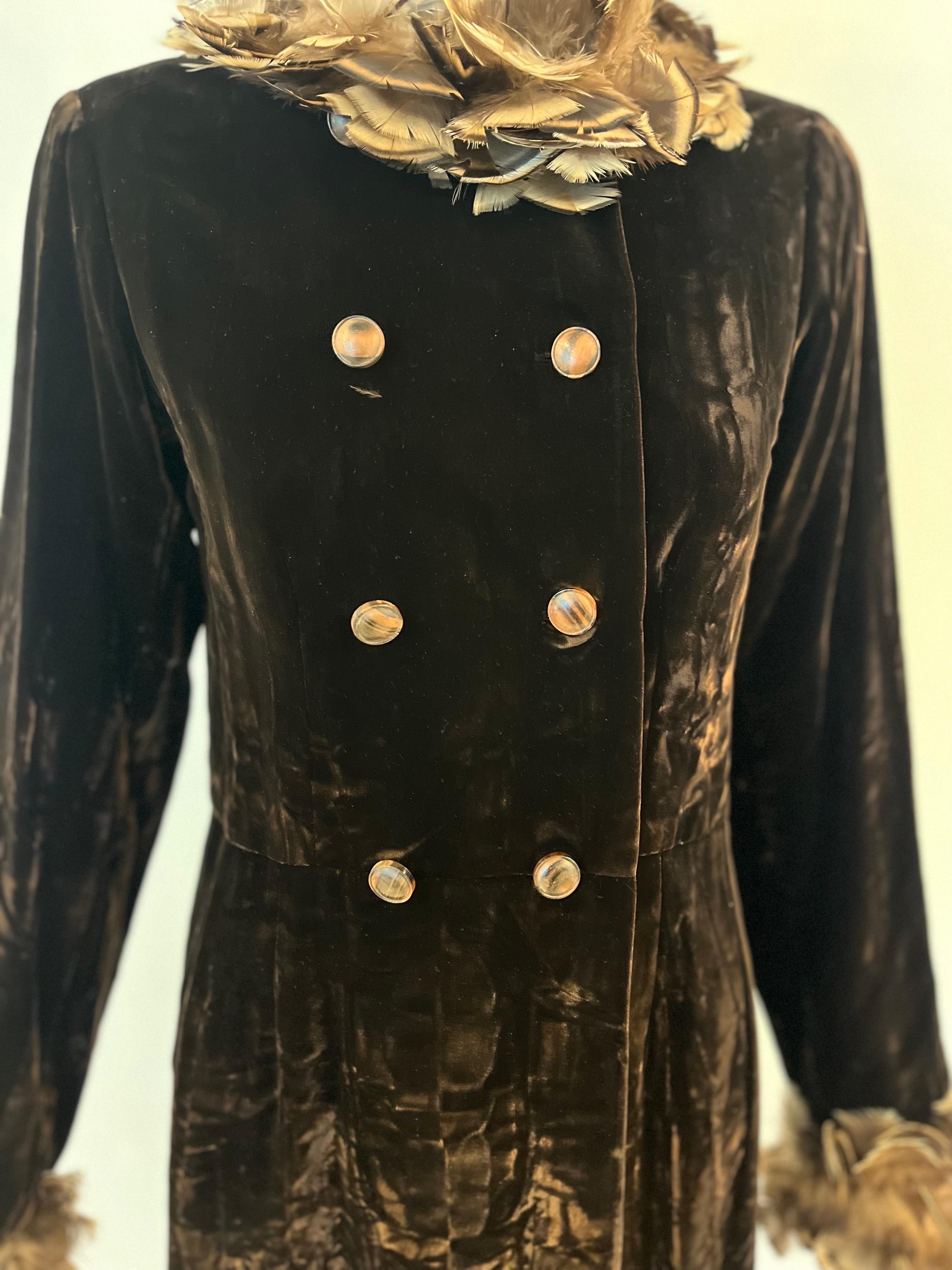 Manteau de soirée en plumes de velours YSL Yves Saint Laurent Couture, 1968 en vente 3