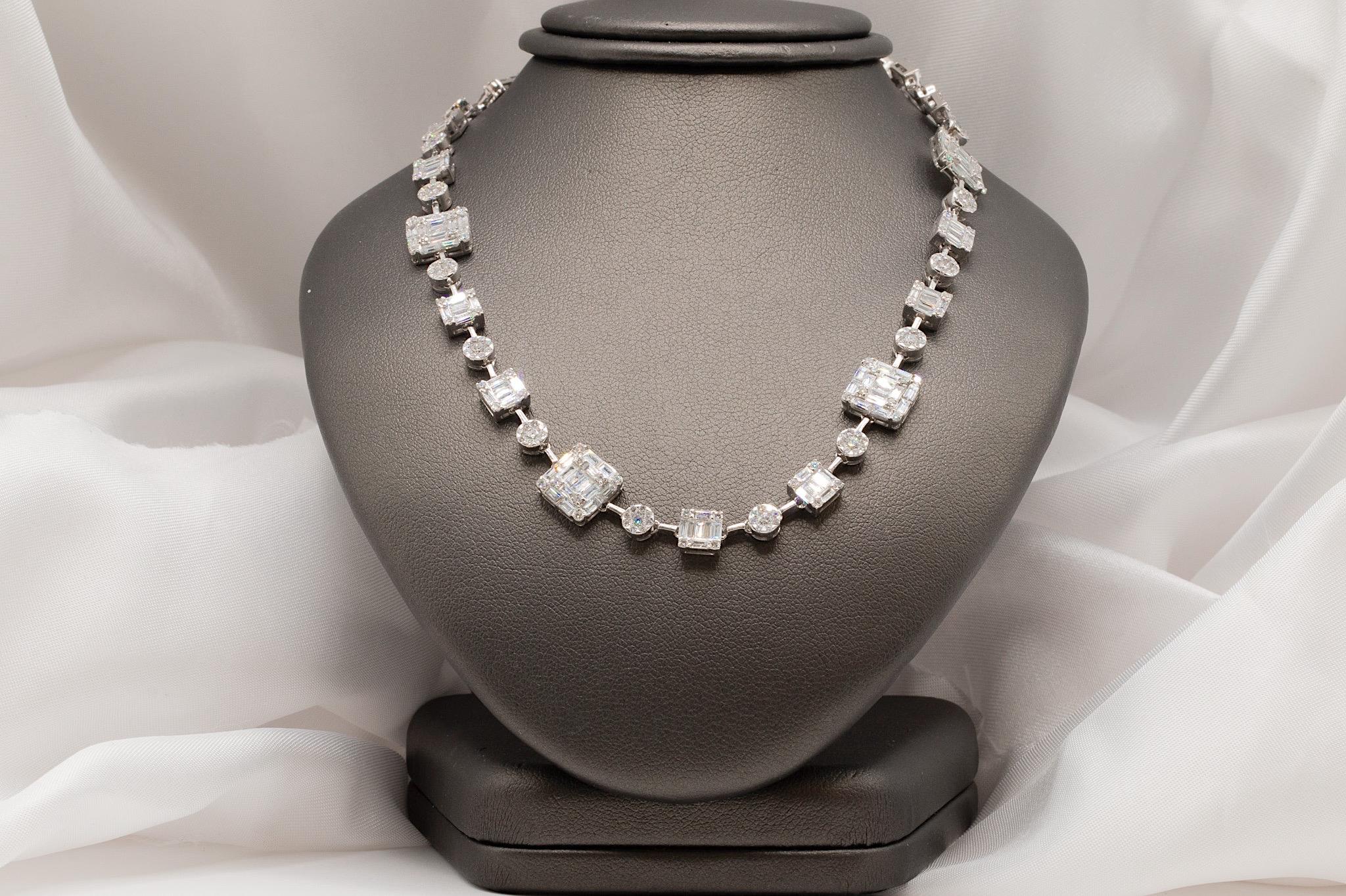 Donna Collana con diamanti convertibili in oro bianco 18k da 19,69 carati in vendita